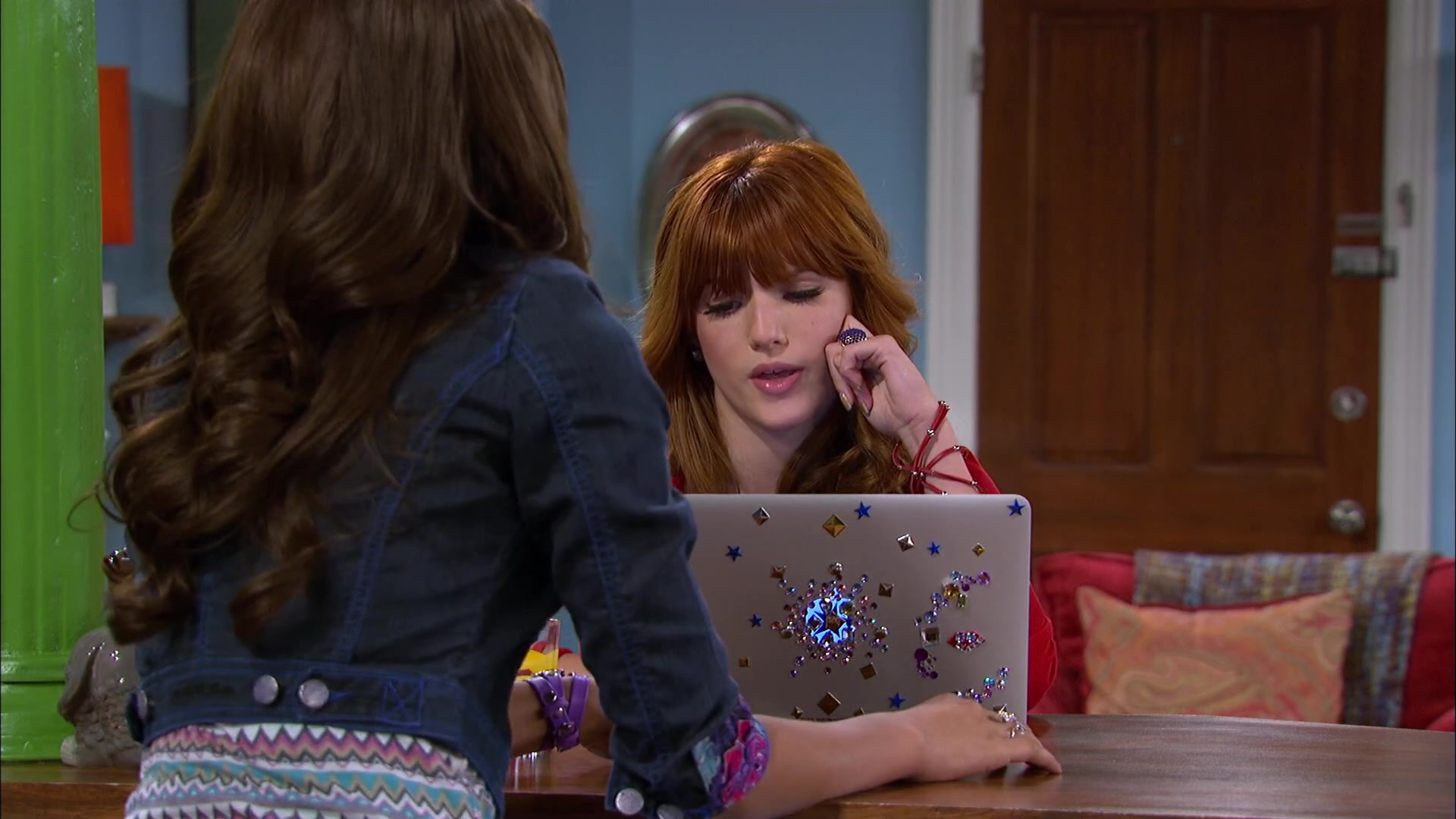 Shake_It_Up_S02E06_Review_It_Up_1080p_BTD_000173.jpg Shake_It_Up_S02E06_Review_It_Up_1080p_BTD_000173.jpg