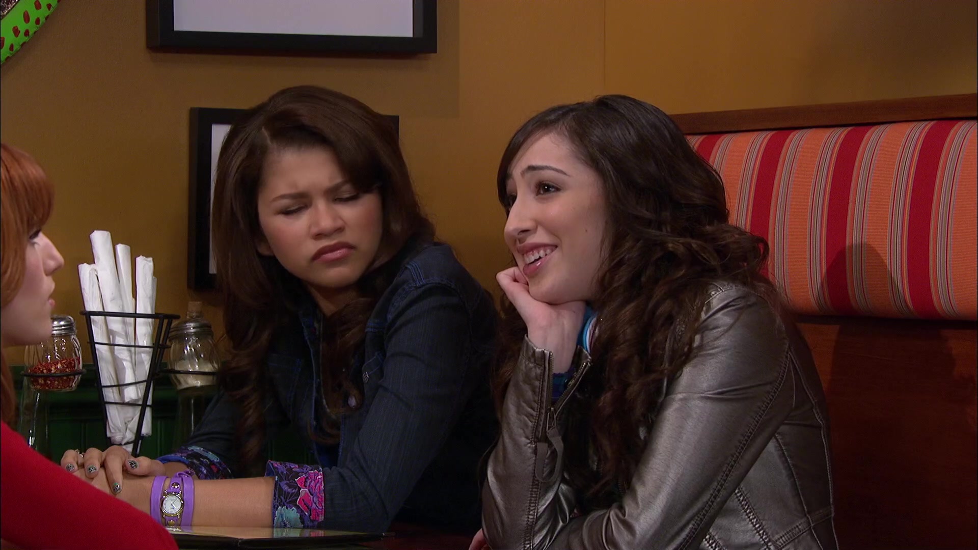 Shake_It_Up_S02E06_Review_It_Up_1080p_BTD_000790.jpg
