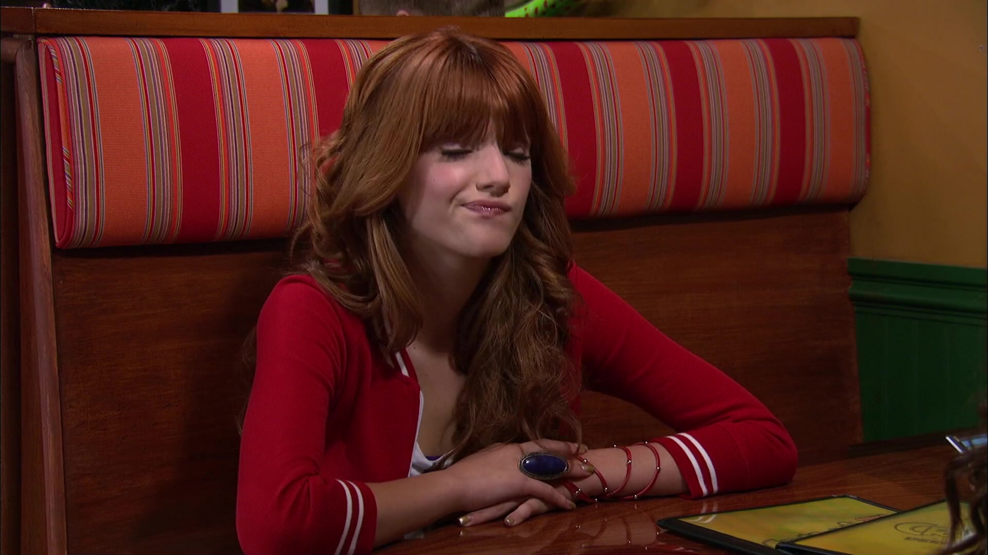 Shake_It_Up_S02E06_Review_It_Up_1080p_BTD_000837.jpg Shake_It_Up_S02E06_Review_It_Up_1080p_BTD_000837.jpg