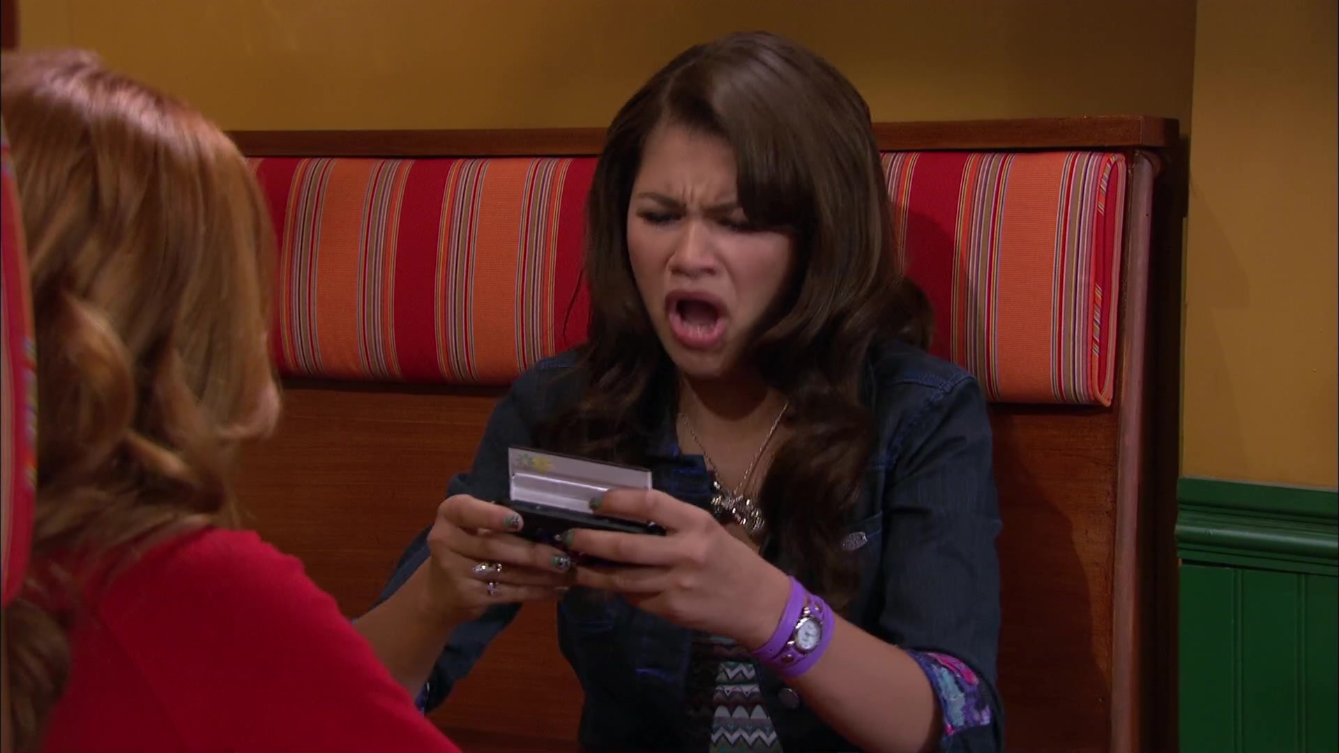 Shake_It_Up_S02E06_Review_It_Up_1080p_BTD_000880.jpg