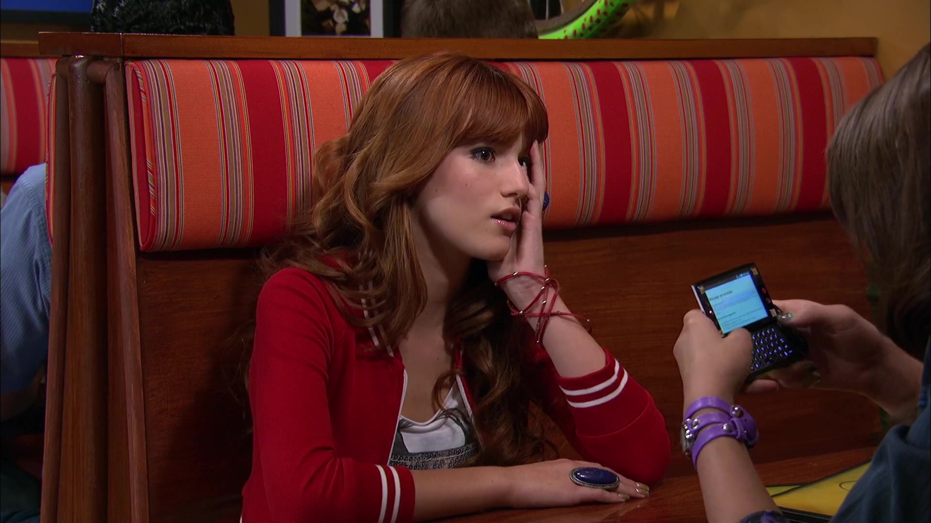 Shake_It_Up_S02E06_Review_It_Up_1080p_BTD_000903.jpg Shake_It_Up_S02E06_Review_It_Up_1080p_BTD_000903.jpg