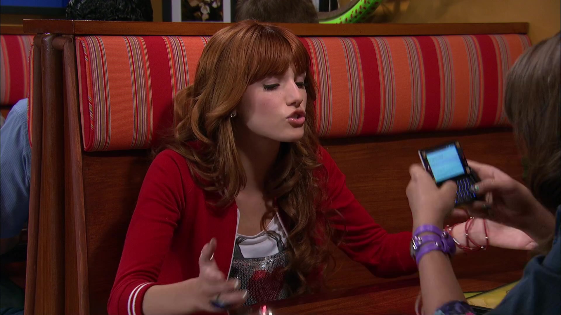 Shake_It_Up_S02E06_Review_It_Up_1080p_BTD_000905.jpg Shake_It_Up_S02E06_Review_It_Up_1080p_BTD_000905.jpg