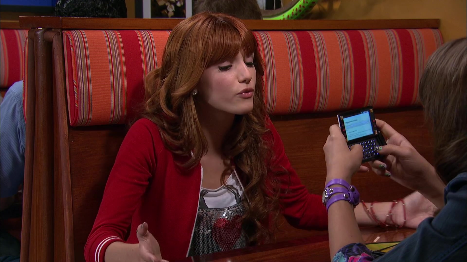 Shake_It_Up_S02E06_Review_It_Up_1080p_BTD_000906.jpg Shake_It_Up_S02E06_Review_It_Up_1080p_BTD_000906.jpg