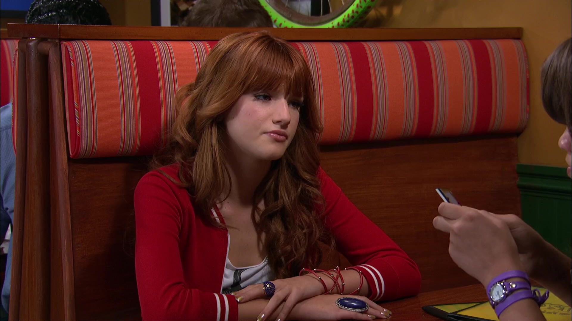 Shake_It_Up_S02E06_Review_It_Up_1080p_BTD_000945.jpg Shake_It_Up_S02E06_Review_It_Up_1080p_BTD_000945.jpg