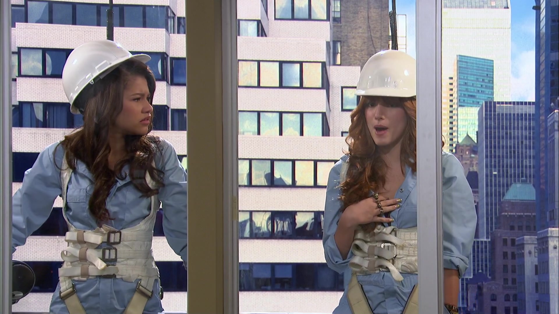 Shake_It_Up_S02E06_Review_It_Up_1080p_BTD_001000.jpg