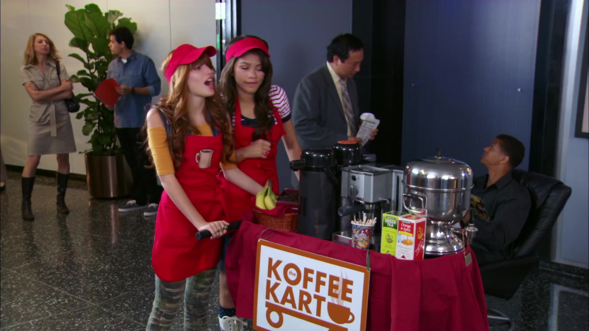 Shake_It_Up_S02E06_Review_It_Up_1080p_BTD_001455.jpg