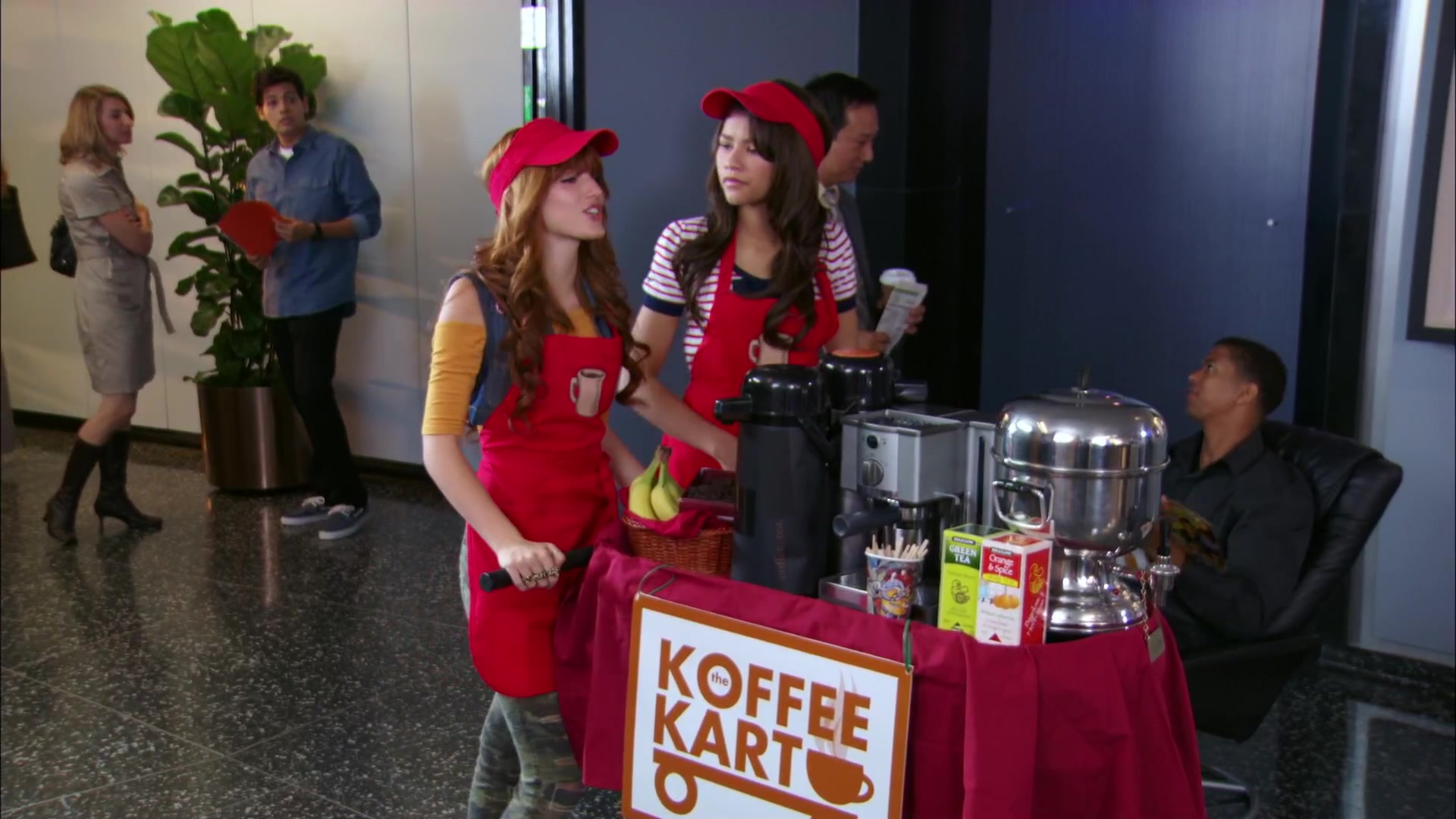 Shake_It_Up_S02E06_Review_It_Up_1080p_BTD_001458.jpg