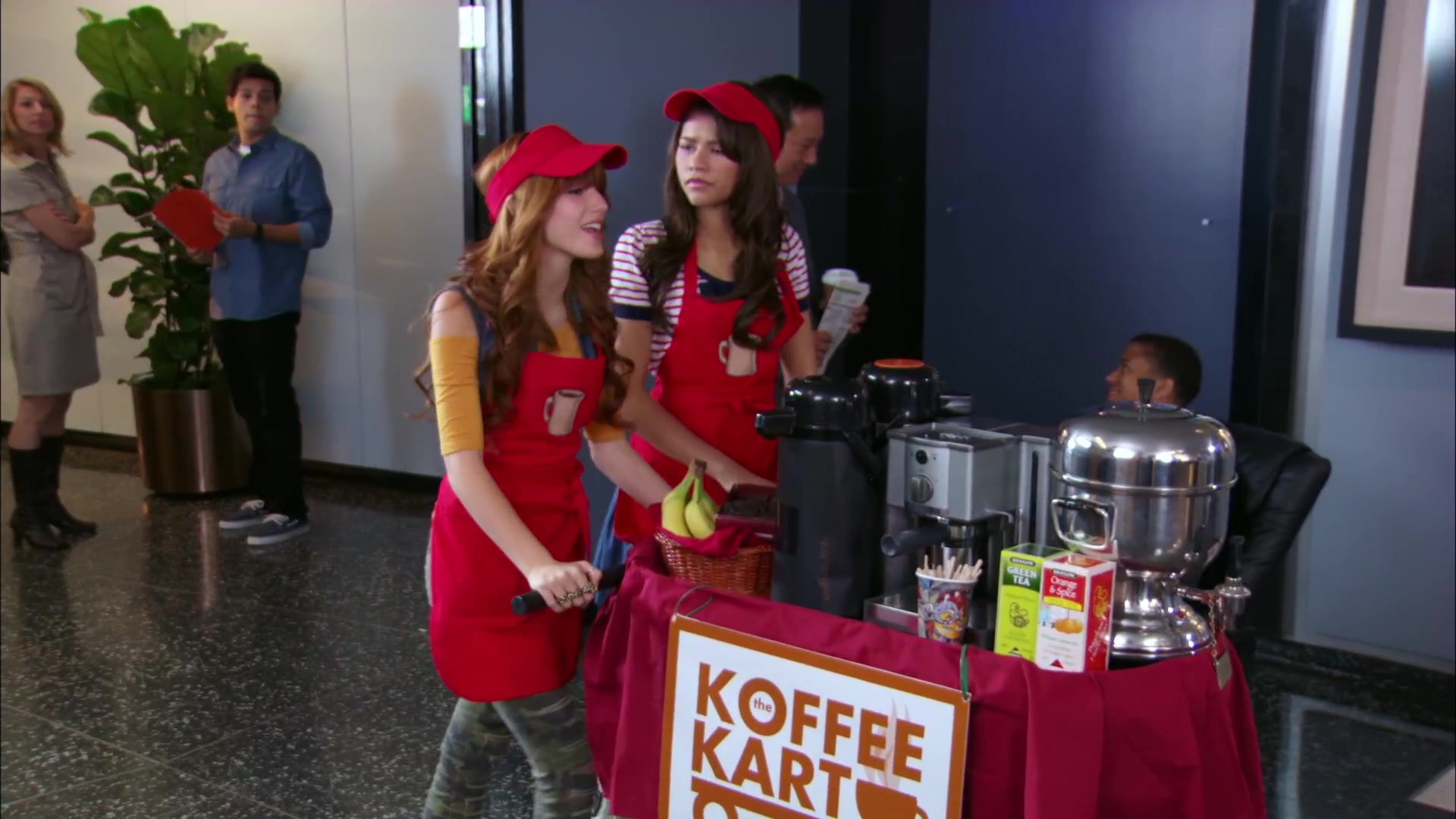 Shake_It_Up_S02E06_Review_It_Up_1080p_BTD_001460.jpg Shake_It_Up_S02E06_Review_It_Up_1080p_BTD_001460.jpg