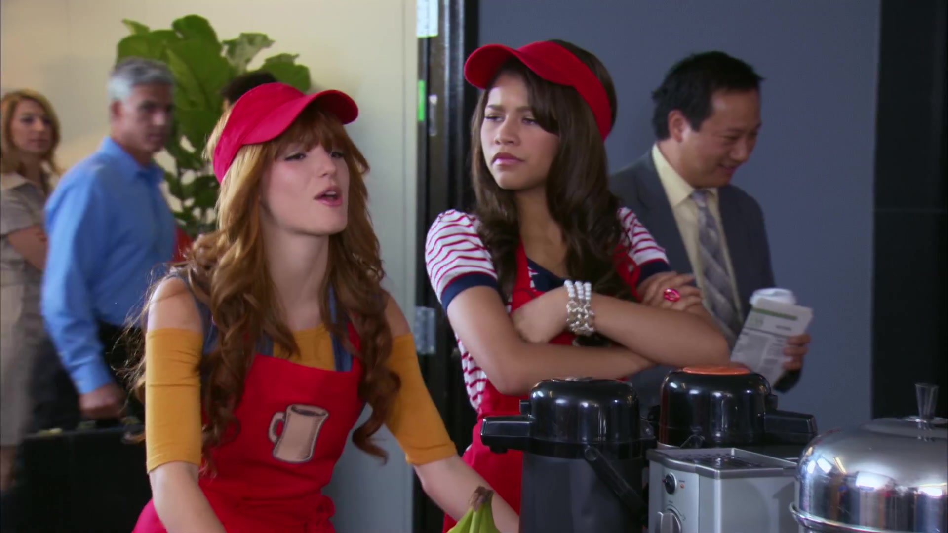 Shake_It_Up_S02E06_Review_It_Up_1080p_BTD_001462.jpg Shake_It_Up_S02E06_Review_It_Up_1080p_BTD_001462.jpg