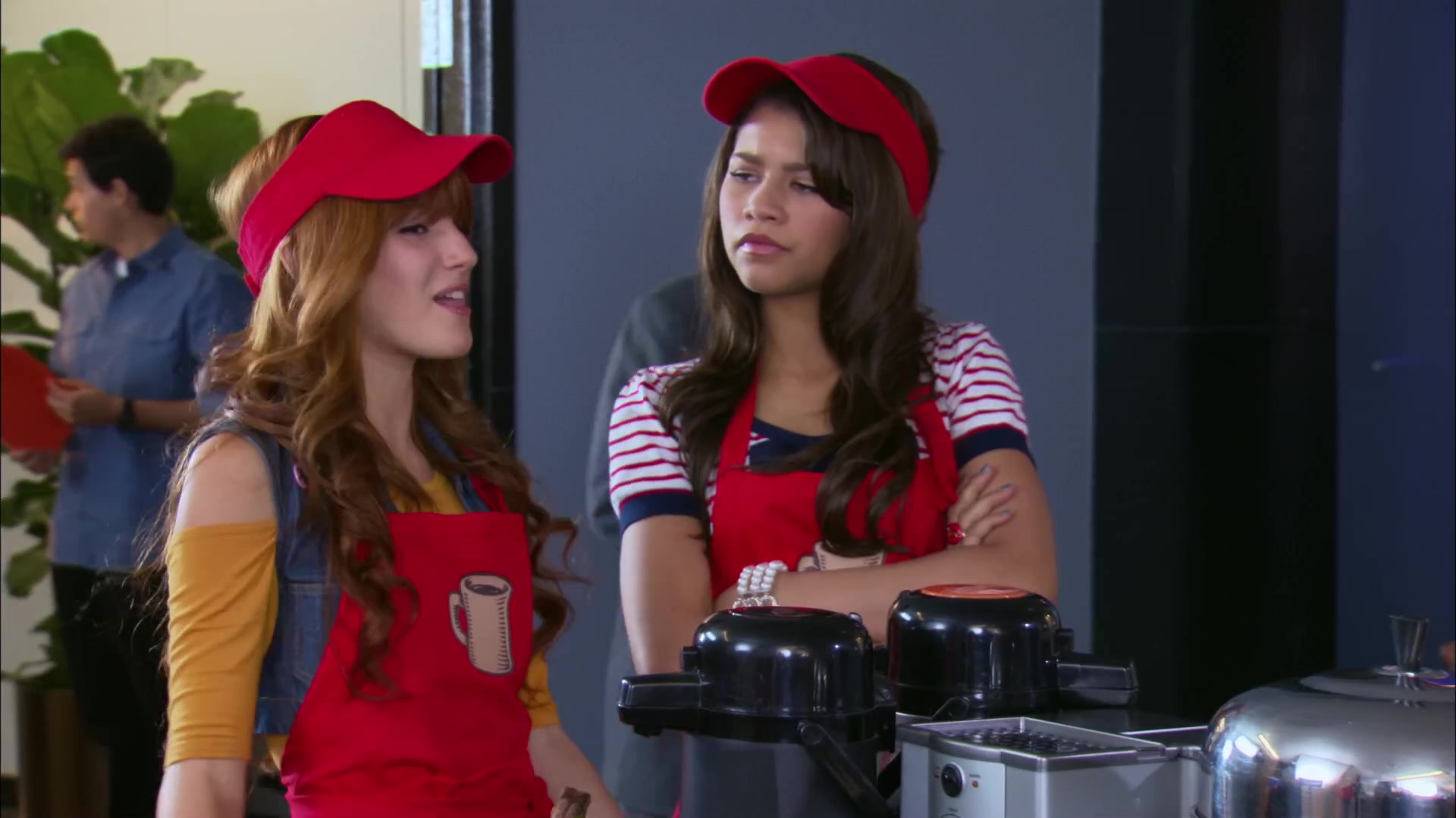 Shake_It_Up_S02E06_Review_It_Up_1080p_BTD_001464.jpg Shake_It_Up_S02E06_Review_It_Up_1080p_BTD_001464.jpg