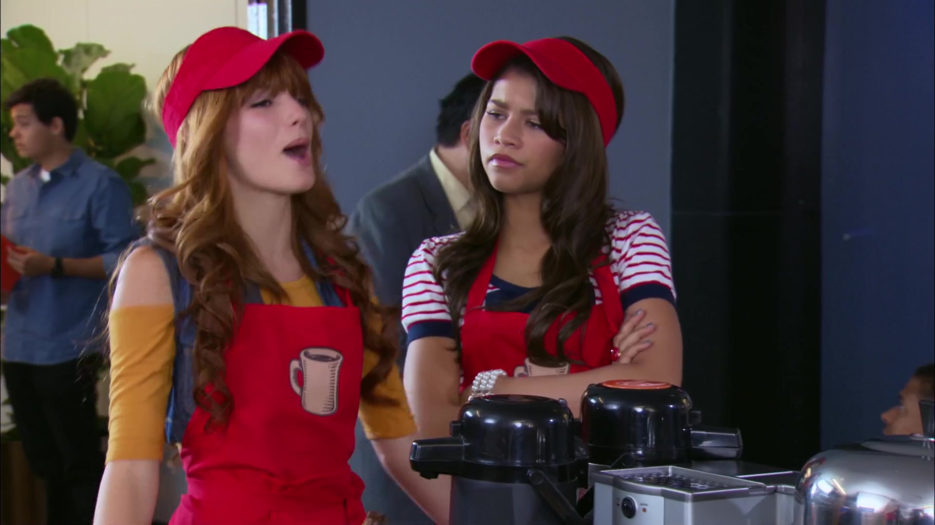 Shake_It_Up_S02E06_Review_It_Up_1080p_BTD_001465.jpg Shake_It_Up_S02E06_Review_It_Up_1080p_BTD_001465.jpg