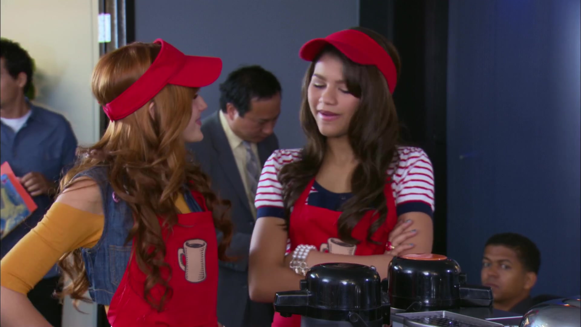 Shake_It_Up_S02E06_Review_It_Up_1080p_BTD_001477.jpg Shake_It_Up_S02E06_Review_It_Up_1080p_BTD_001477.jpg