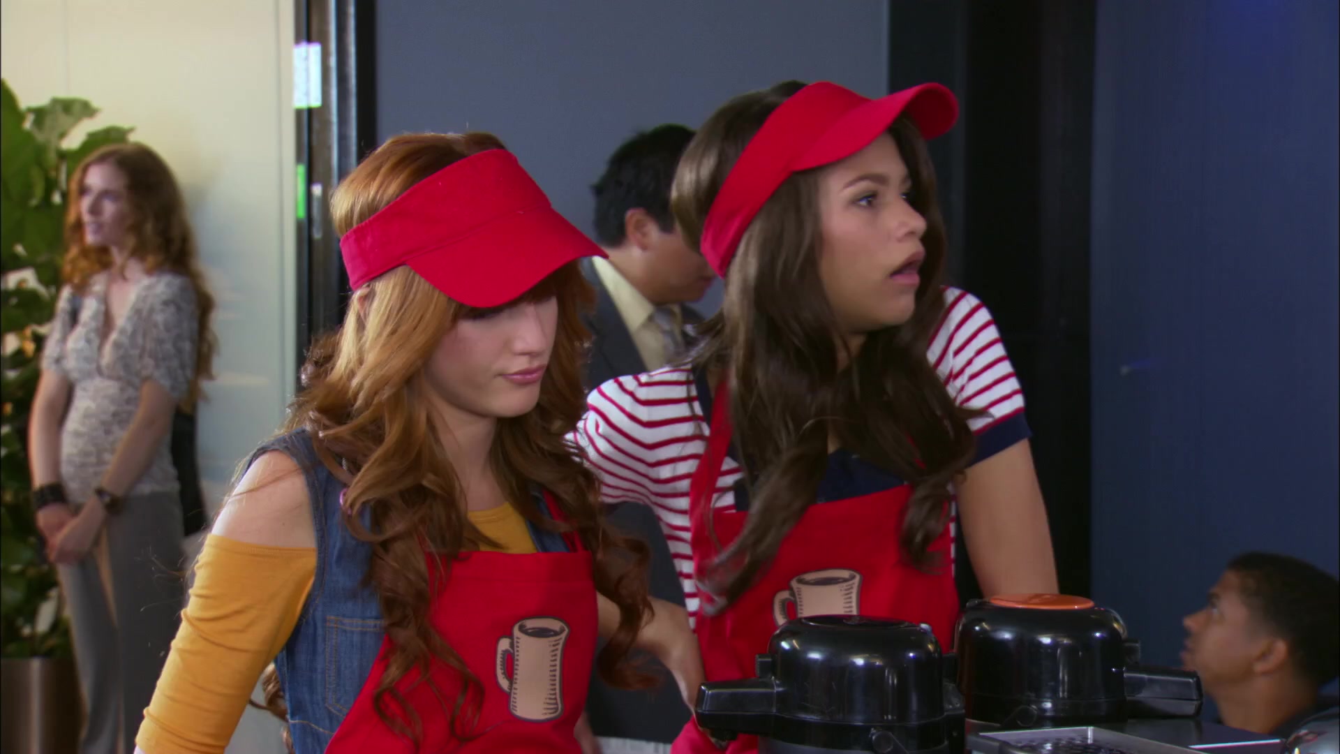 Shake_It_Up_S02E06_Review_It_Up_1080p_BTD_001531.jpg