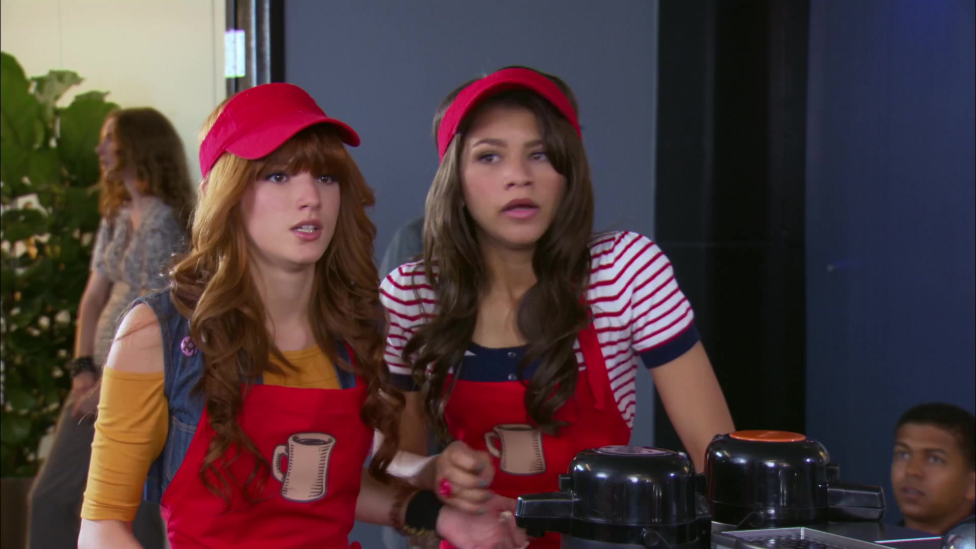 Shake_It_Up_S02E06_Review_It_Up_1080p_BTD_001537.jpg Shake_It_Up_S02E06_Review_It_Up_1080p_BTD_001537.jpg