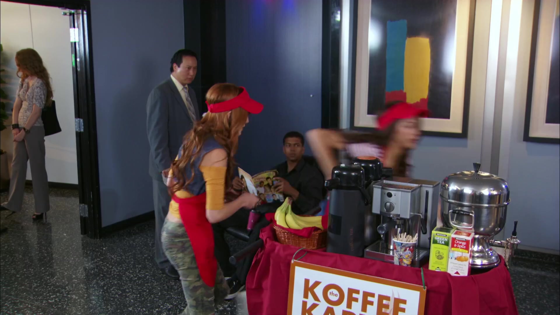 Shake_It_Up_S02E06_Review_It_Up_1080p_BTD_001542.jpg Shake_It_Up_S02E06_Review_It_Up_1080p_BTD_001542.jpg