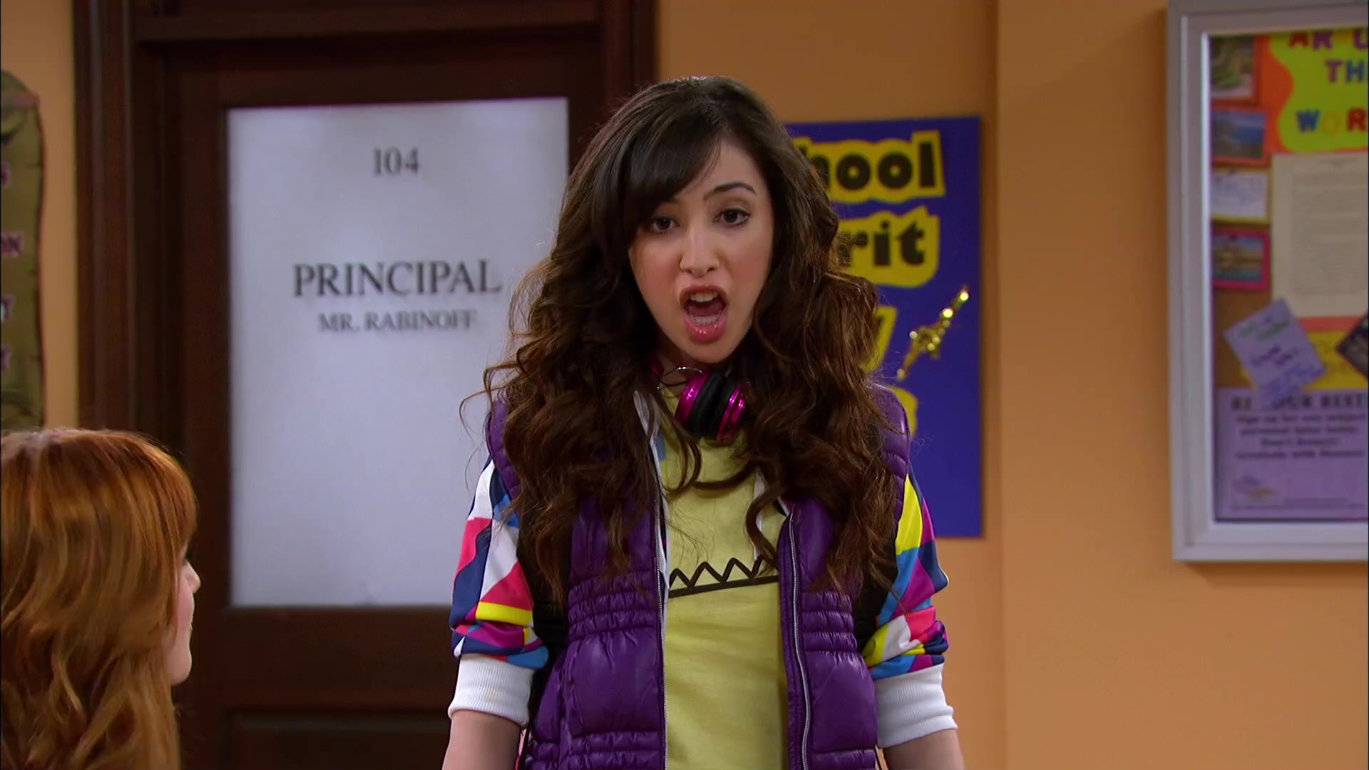 Shake_It_Up_S02E06_Review_It_Up_1080p_BTD_001999.jpg Shake_It_Up_S02E06_Review_It_Up_1080p_BTD_001999.jpg