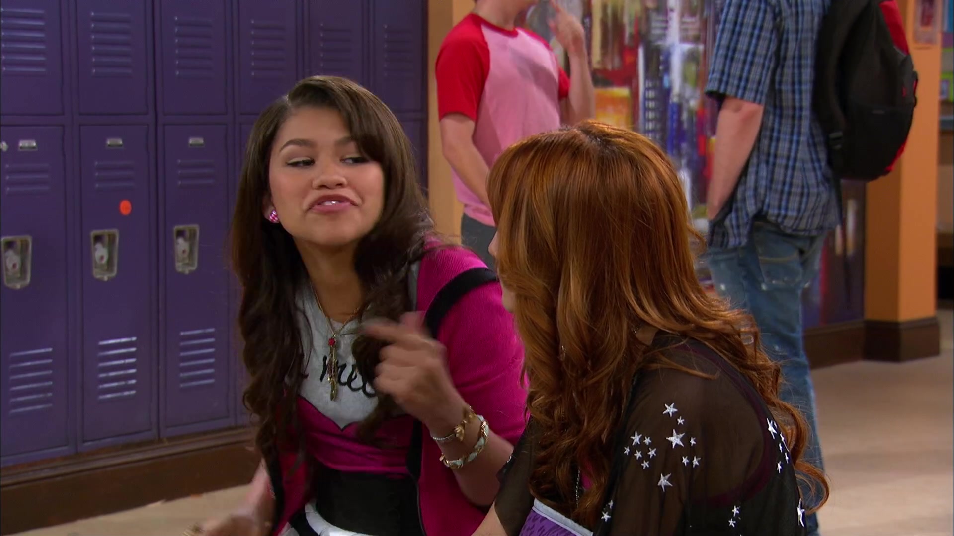 Shake_It_Up_S02E06_Review_It_Up_1080p_BTD_002051.jpg Shake_It_Up_S02E06_Review_It_Up_1080p_BTD_002051.jpg