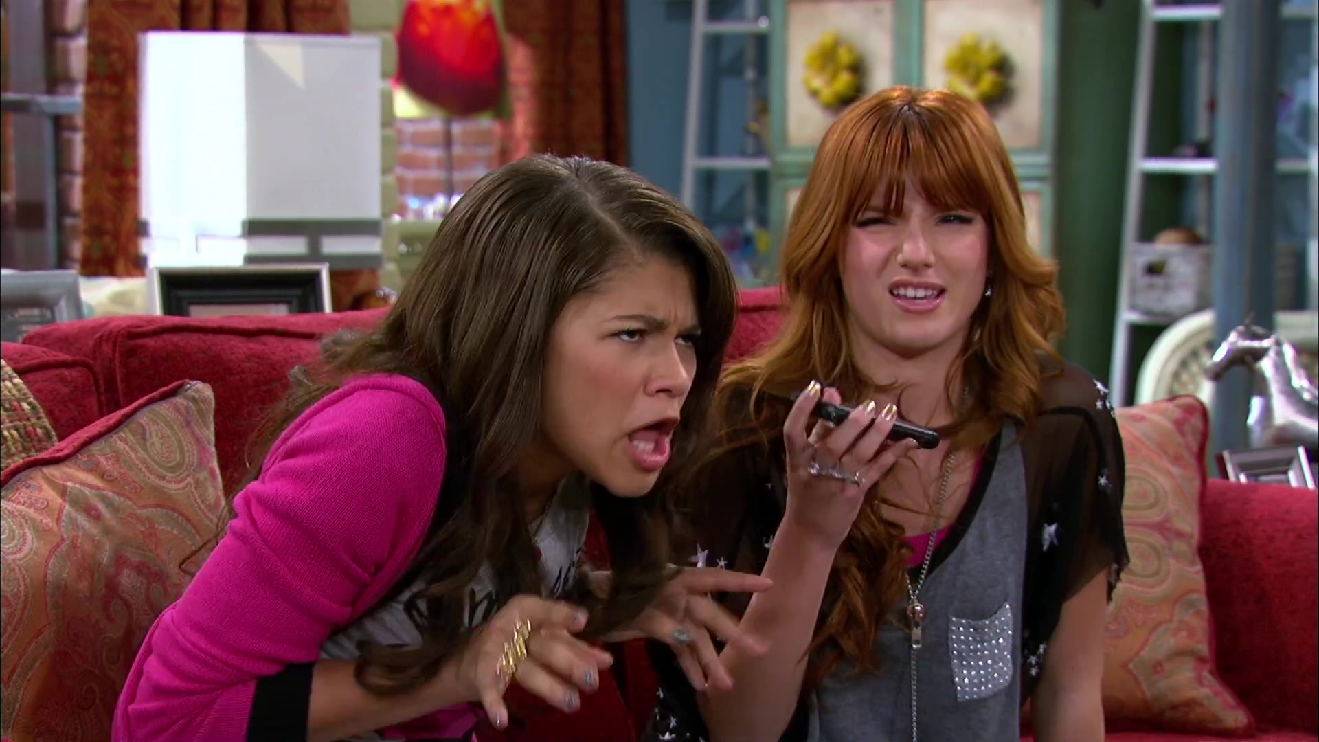 Shake_It_Up_S02E06_Review_It_Up_1080p_BTD_002283.jpg