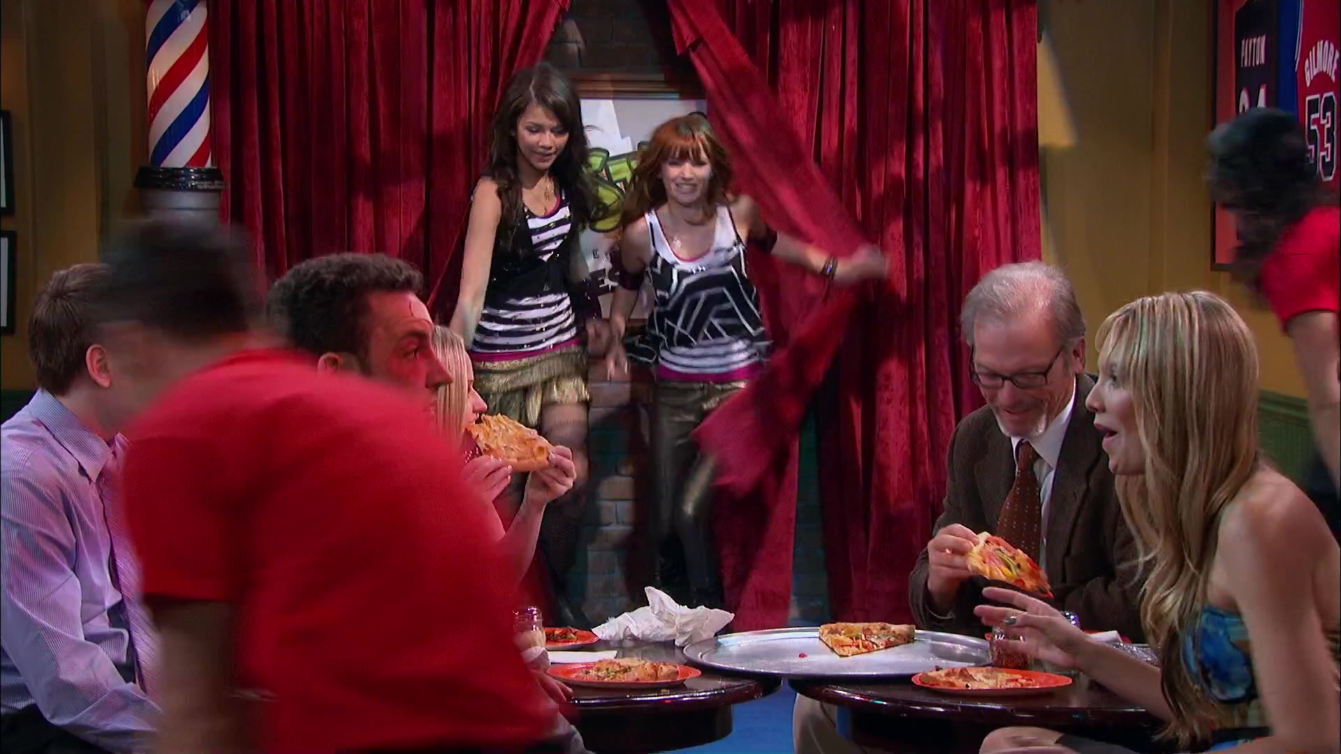 Shake_It_Up_S02E06_Review_It_Up_1080p_BTD_002605.jpg Shake_It_Up_S02E06_Review_It_Up_1080p_BTD_002605.jpg