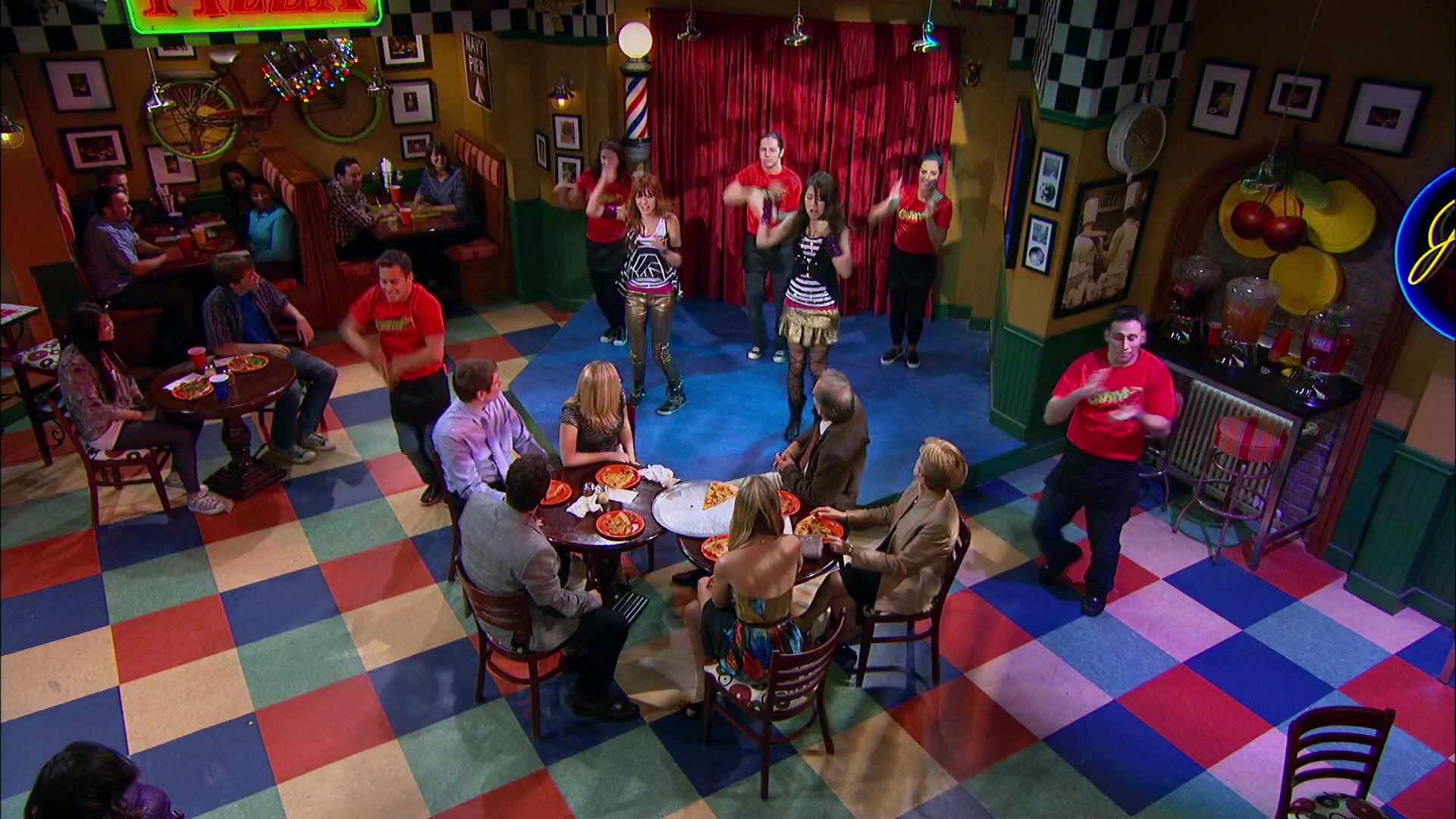 Shake_It_Up_S02E06_Review_It_Up_1080p_BTD_002643.jpg Shake_It_Up_S02E06_Review_It_Up_1080p_BTD_002643.jpg