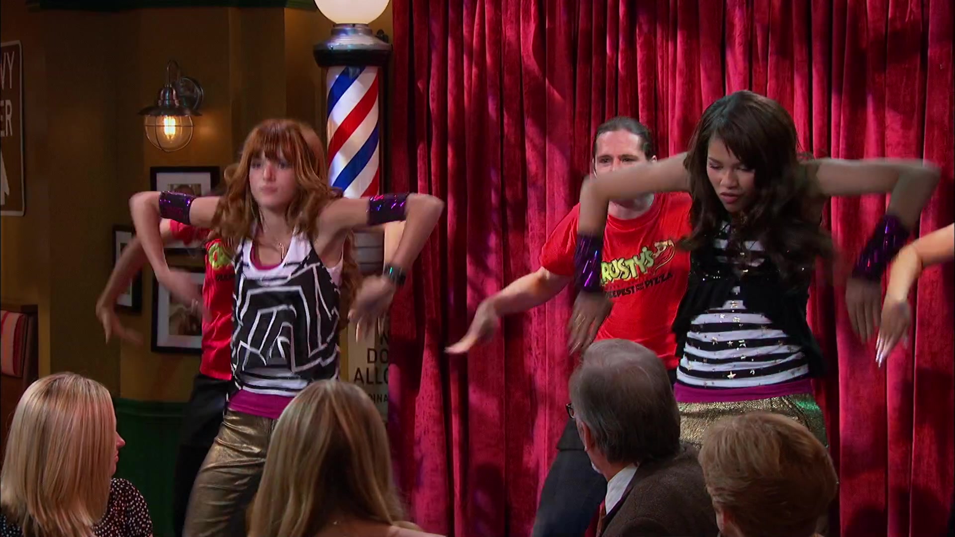 Shake_It_Up_S02E06_Review_It_Up_1080p_BTD_002644.jpg Shake_It_Up_S02E06_Review_It_Up_1080p_BTD_002644.jpg