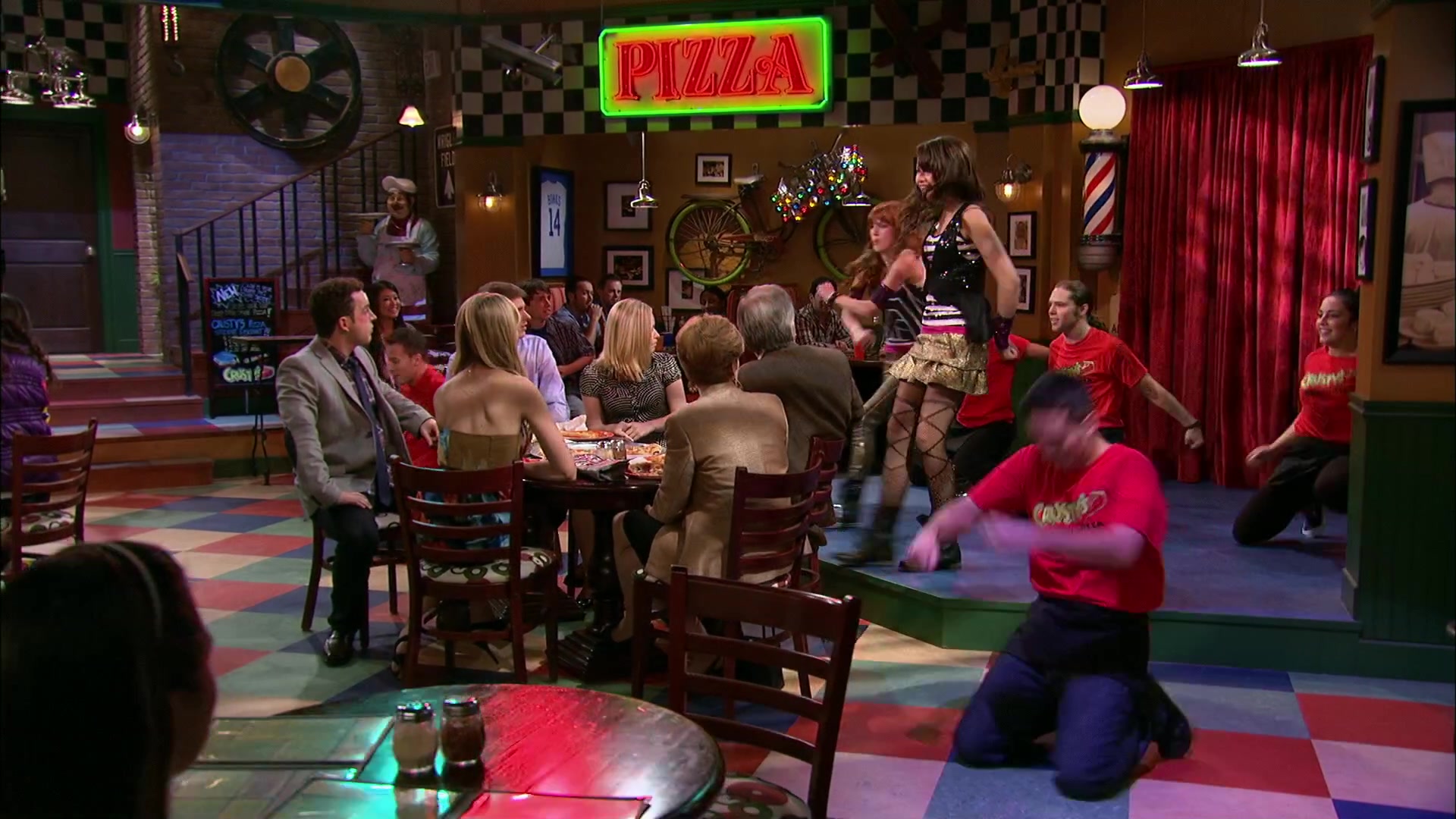 Shake_It_Up_S02E06_Review_It_Up_1080p_BTD_002680.jpg Shake_It_Up_S02E06_Review_It_Up_1080p_BTD_002680.jpg