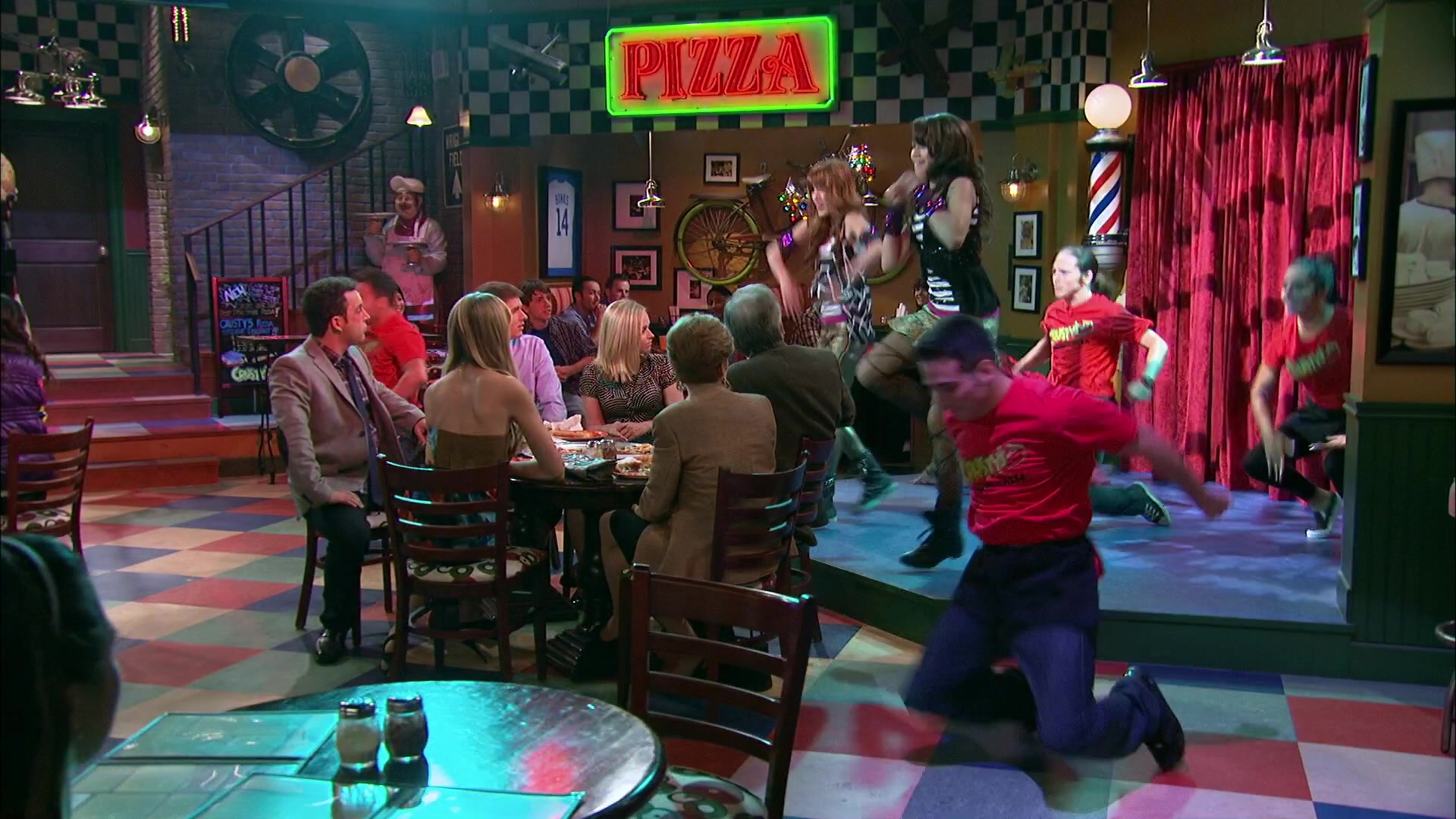 Shake_It_Up_S02E06_Review_It_Up_1080p_BTD_002681.jpg