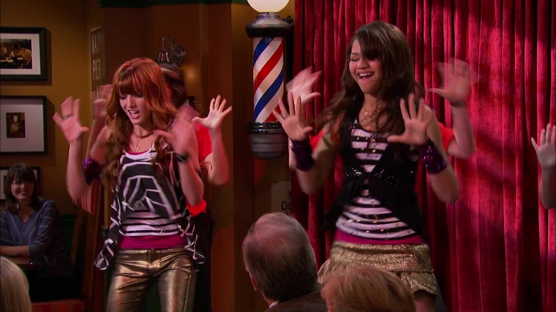 Shake_It_Up_S02E06_Review_It_Up_1080p_BTD_002684.jpg