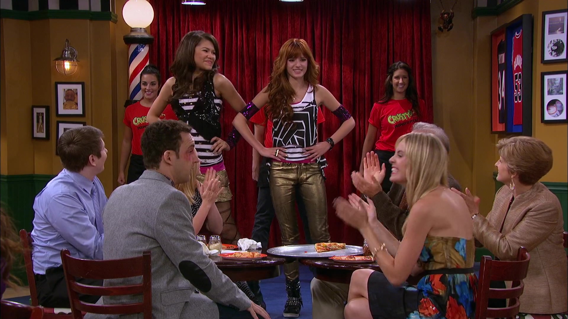 Shake_It_Up_S02E06_Review_It_Up_1080p_BTD_002711.jpg