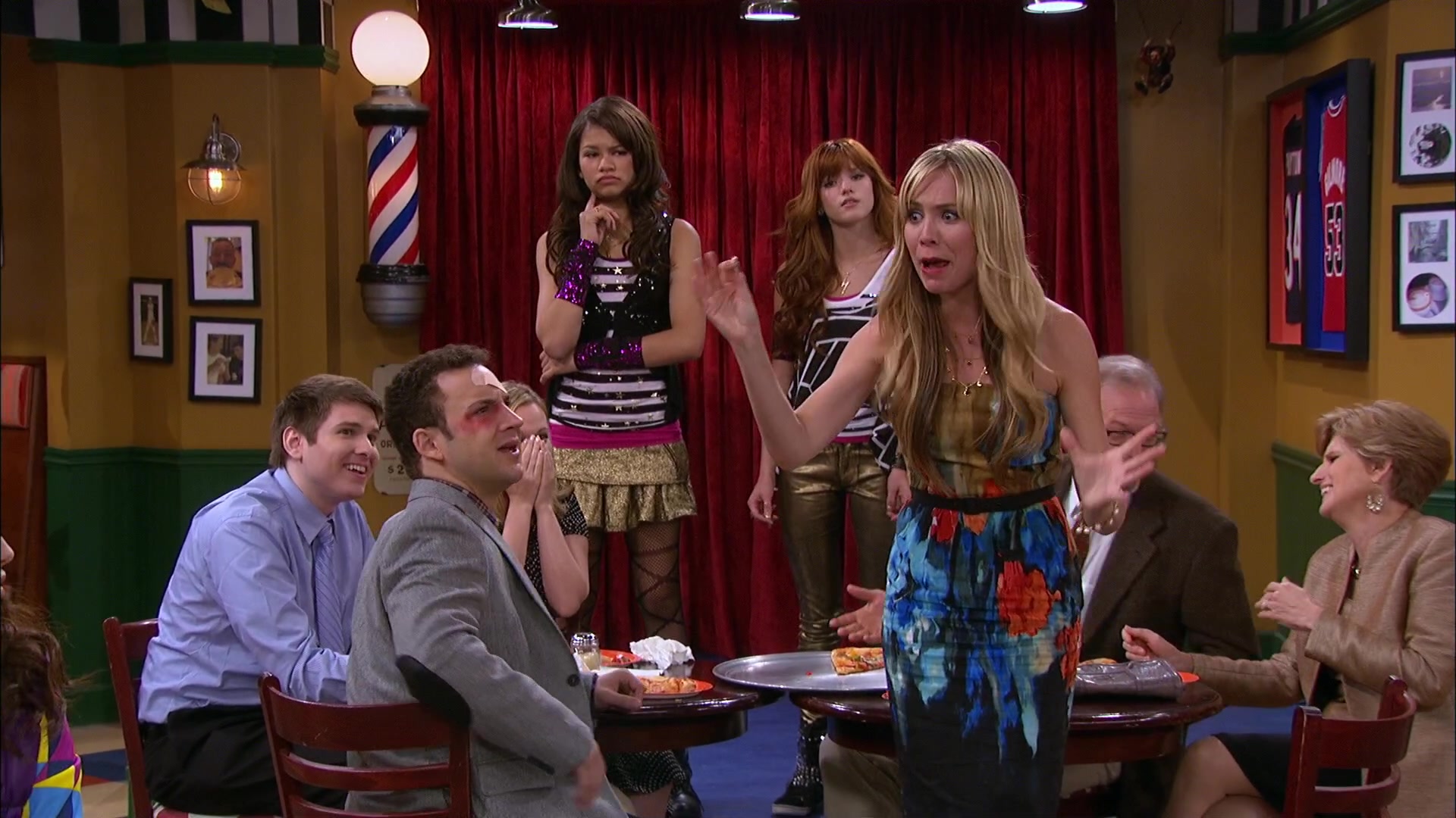 Shake_It_Up_S02E06_Review_It_Up_1080p_BTD_002744.jpg
