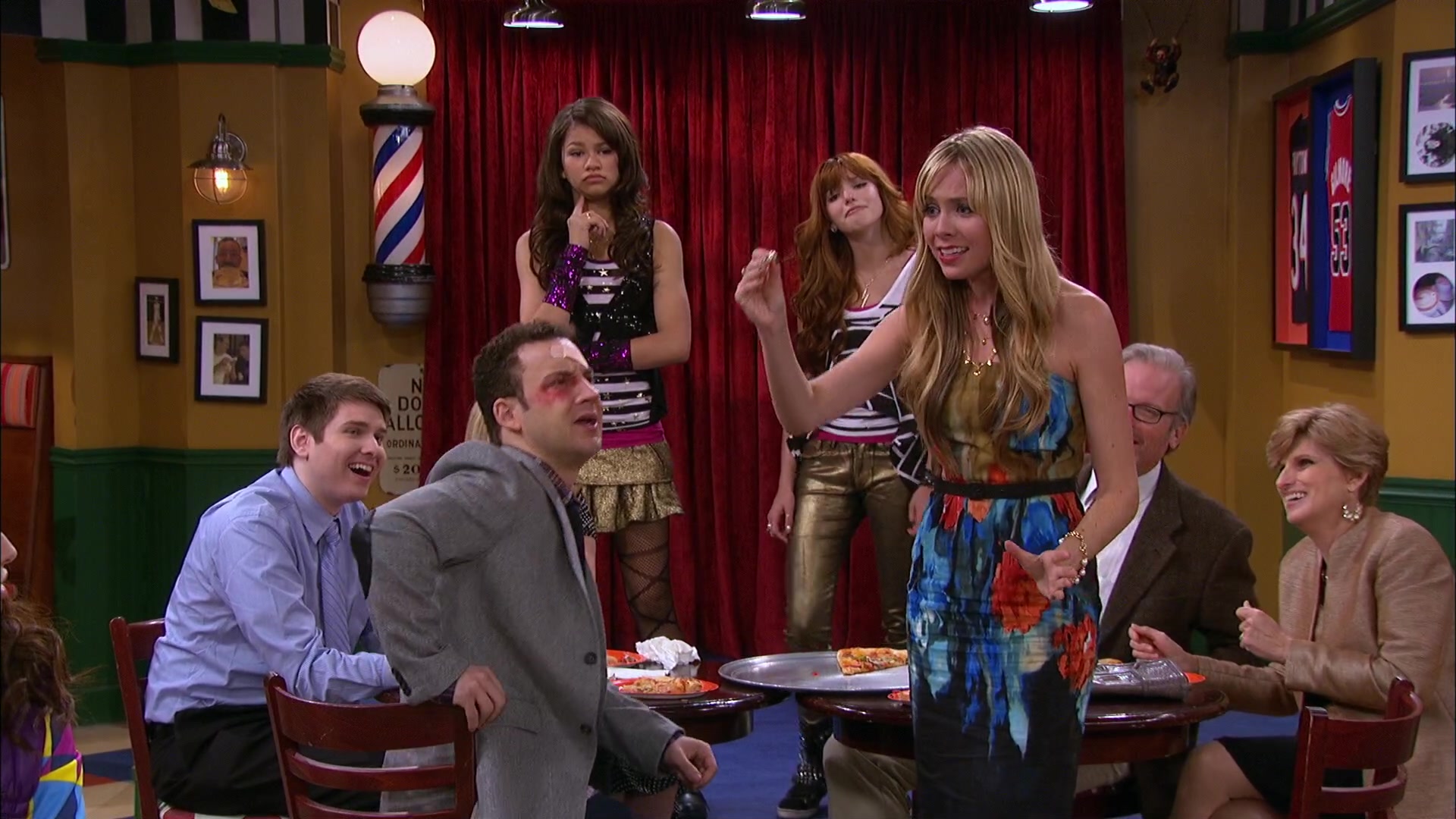 Shake_It_Up_S02E06_Review_It_Up_1080p_BTD_002746.jpg