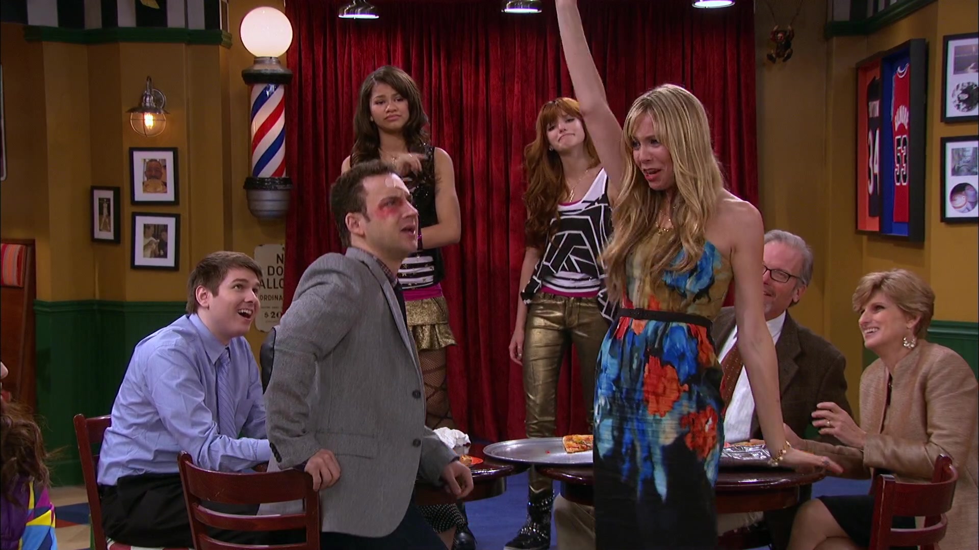 Shake_It_Up_S02E06_Review_It_Up_1080p_BTD_002747.jpg