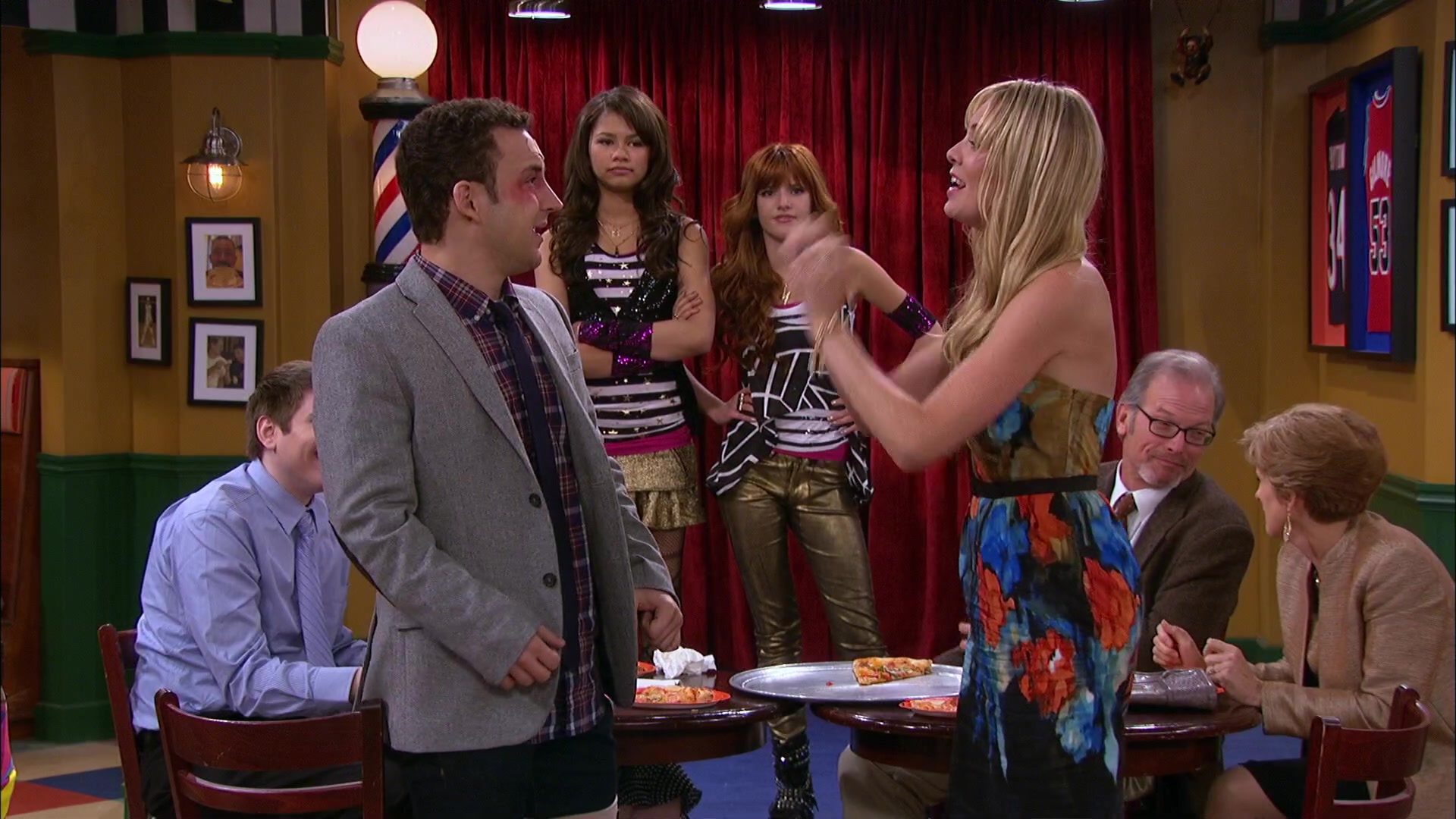 Shake_It_Up_S02E06_Review_It_Up_1080p_BTD_002761.jpg