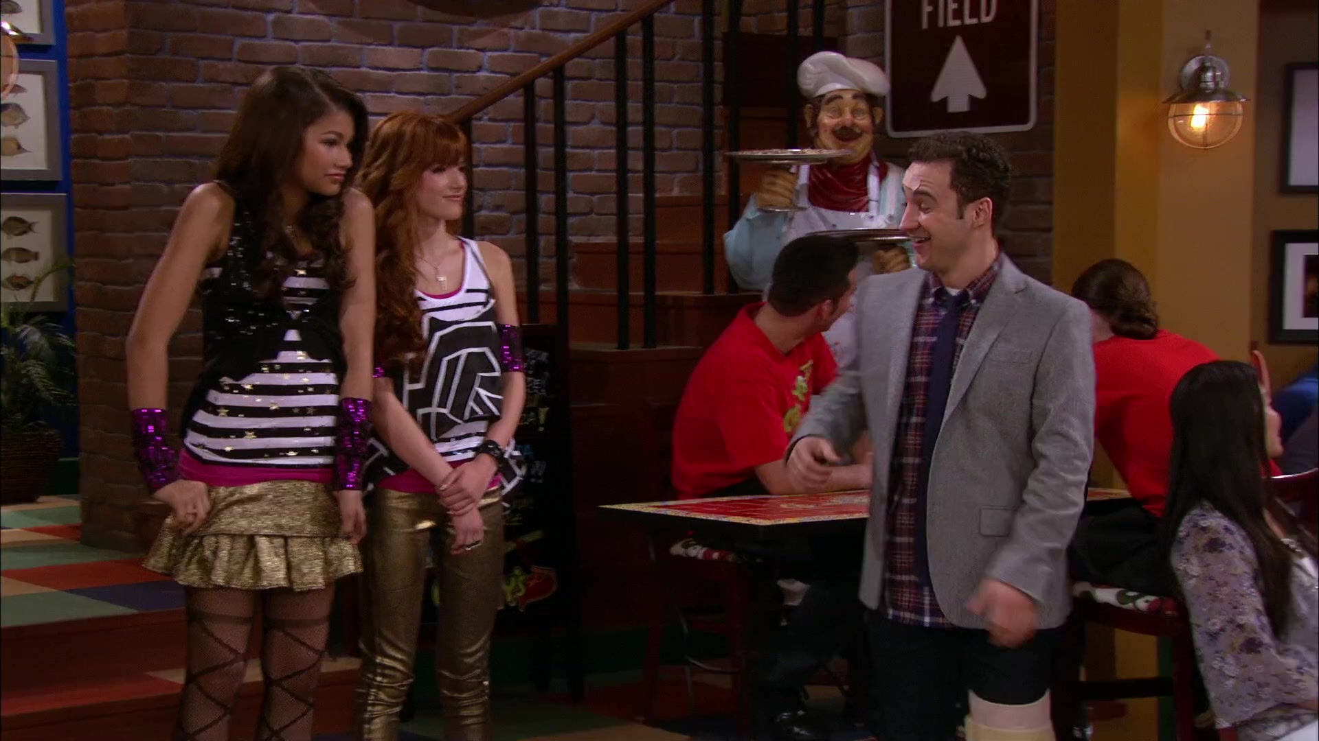 Shake_It_Up_S02E06_Review_It_Up_1080p_BTD_003052.jpg