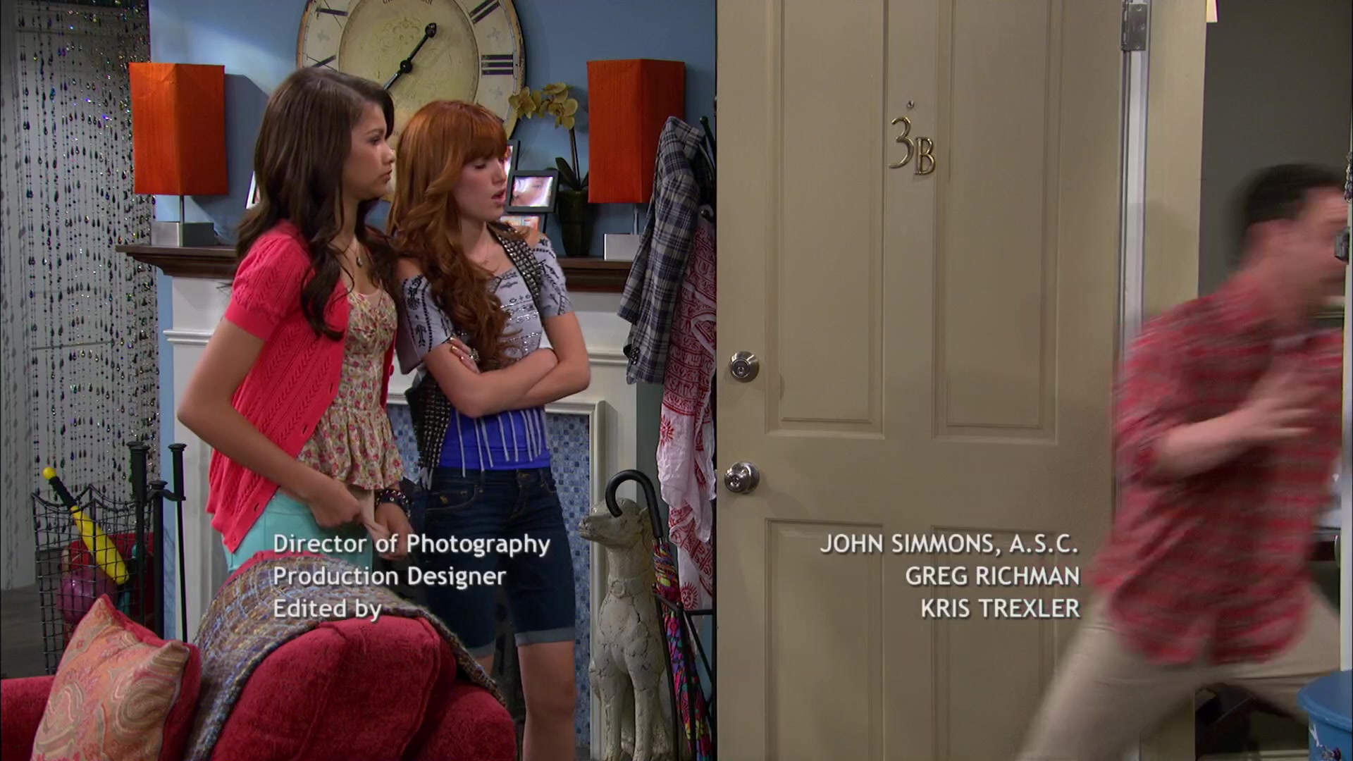 Shake_It_Up_S02E06_Review_It_Up_1080p_BTD_003188.jpg