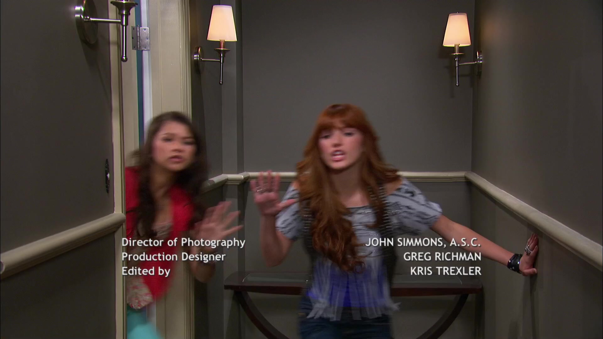 Shake_It_Up_S02E06_Review_It_Up_1080p_BTD_003192.jpg Shake_It_Up_S02E06_Review_It_Up_1080p_BTD_003192.jpg