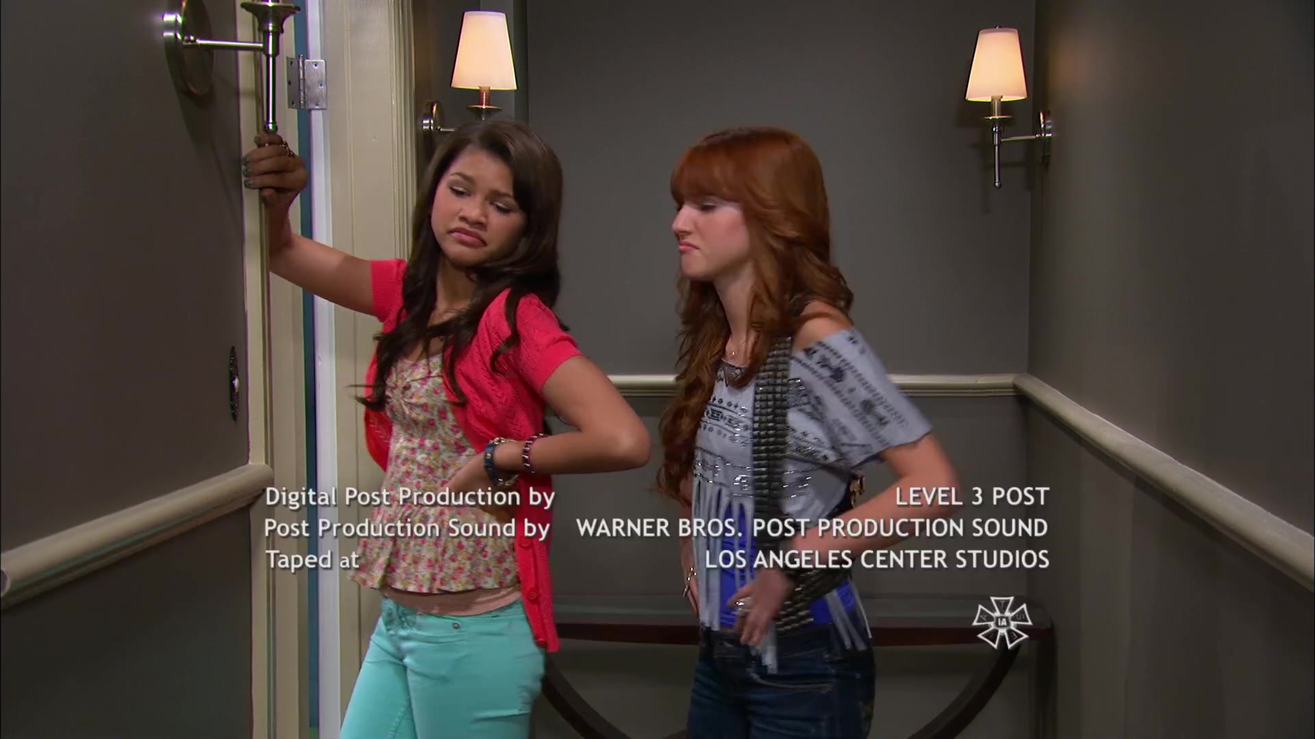 Shake_It_Up_S02E06_Review_It_Up_1080p_BTD_003220.jpg