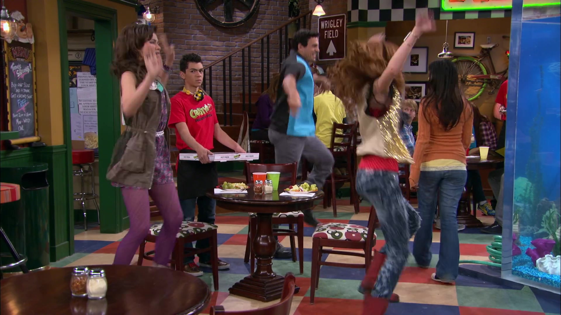 Shake_It_Up_S02E07_Double_Pegasus_It_Up_1080p_BTD_000243.jpg Shake_It_Up_S02E07_Double_Pegasus_It_Up_1080p_BTD_000243.jpg