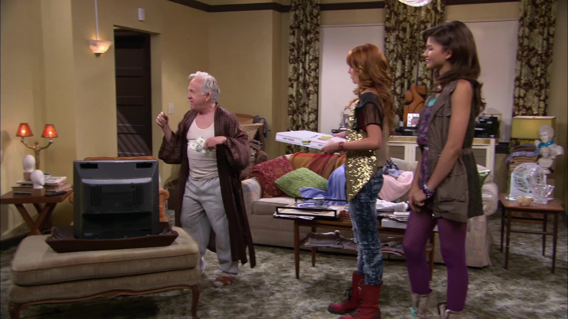 Shake_It_Up_S02E07_Double_Pegasus_It_Up_1080p_BTD_000584.jpg Shake_It_Up_S02E07_Double_Pegasus_It_Up_1080p_BTD_000584.jpg
