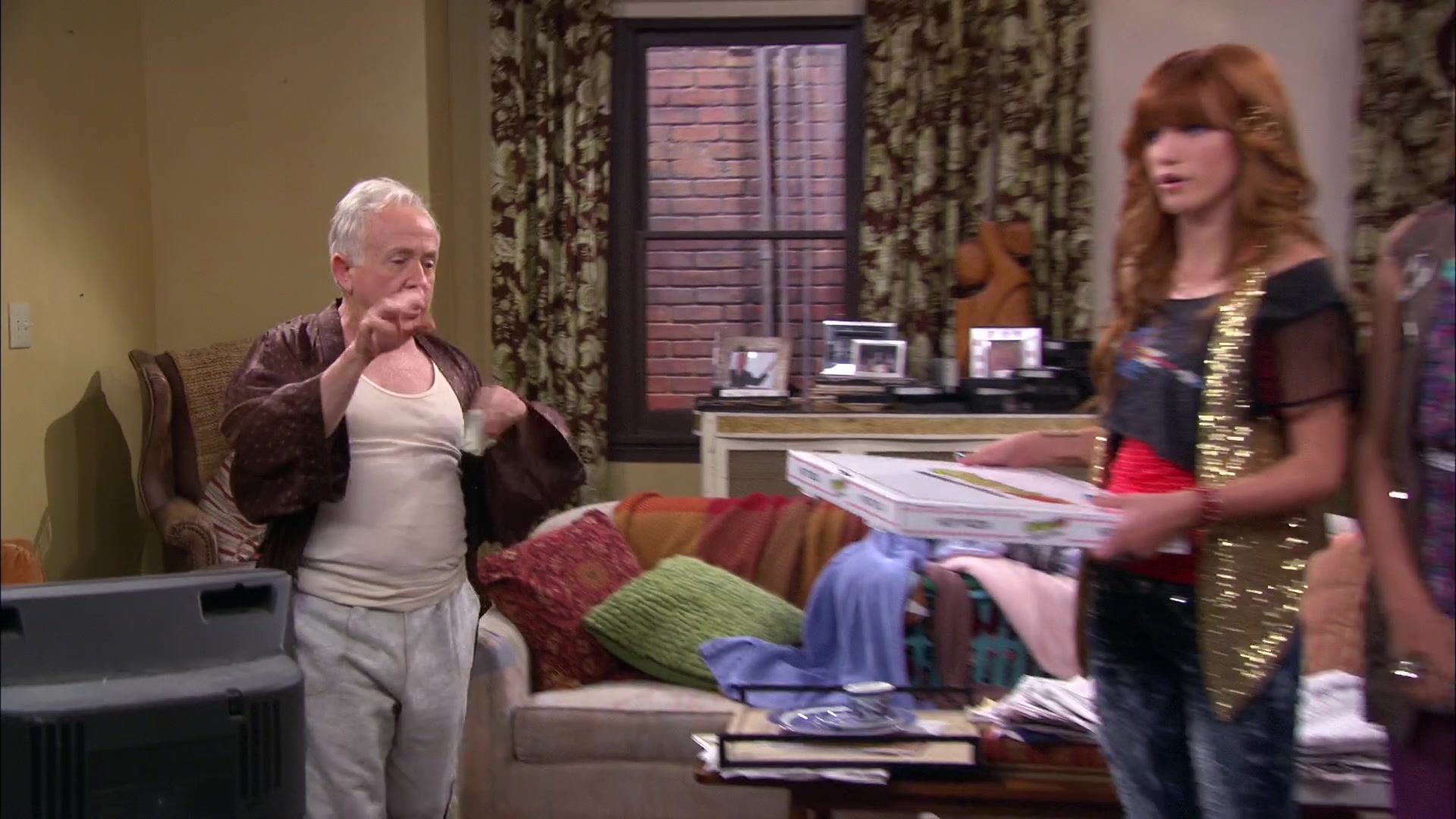 Shake_It_Up_S02E07_Double_Pegasus_It_Up_1080p_BTD_000654.jpg