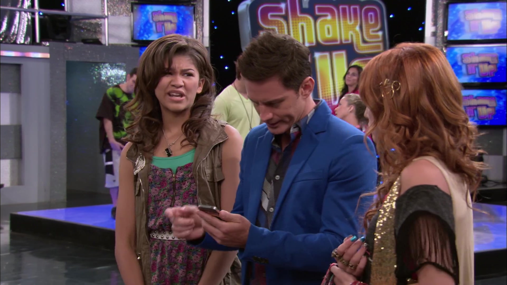 Shake_It_Up_S02E07_Double_Pegasus_It_Up_1080p_BTD_000696.jpg Shake_It_Up_S02E07_Double_Pegasus_It_Up_1080p_BTD_000696.jpg