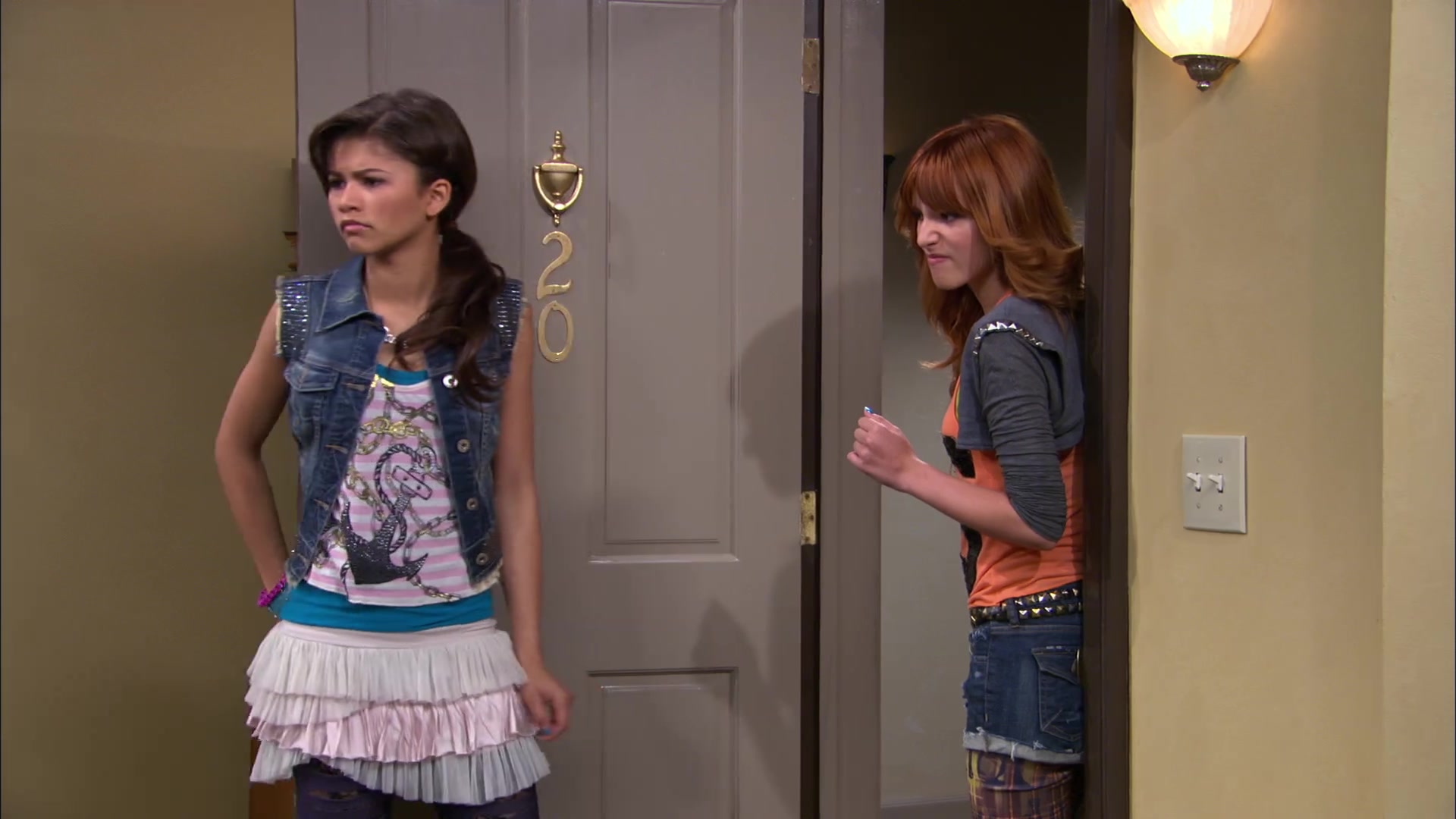 Shake_It_Up_S02E07_Double_Pegasus_It_Up_1080p_BTD_001263.jpg
