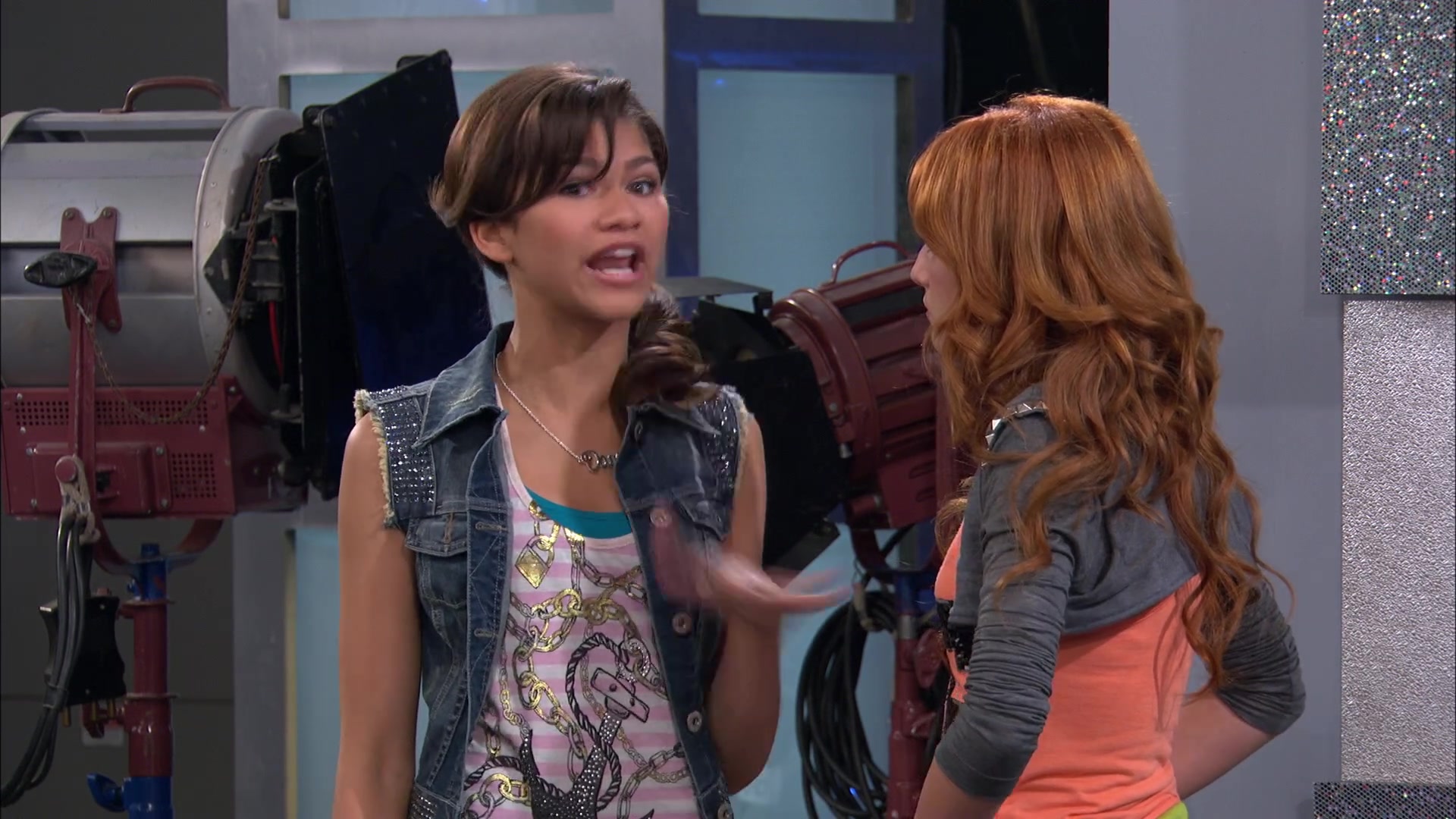 Shake_It_Up_S02E07_Double_Pegasus_It_Up_1080p_BTD_001335.jpg