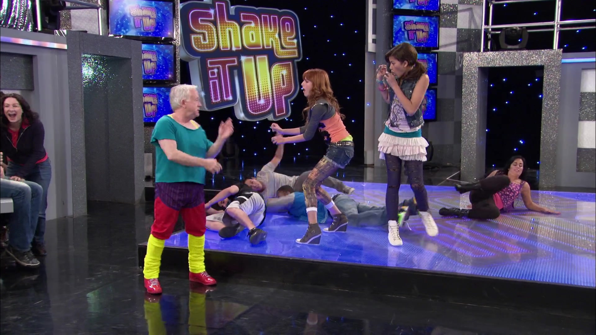 Shake_It_Up_S02E07_Double_Pegasus_It_Up_1080p_BTD_001462.jpg Shake_It_Up_S02E07_Double_Pegasus_It_Up_1080p_BTD_001462.jpg