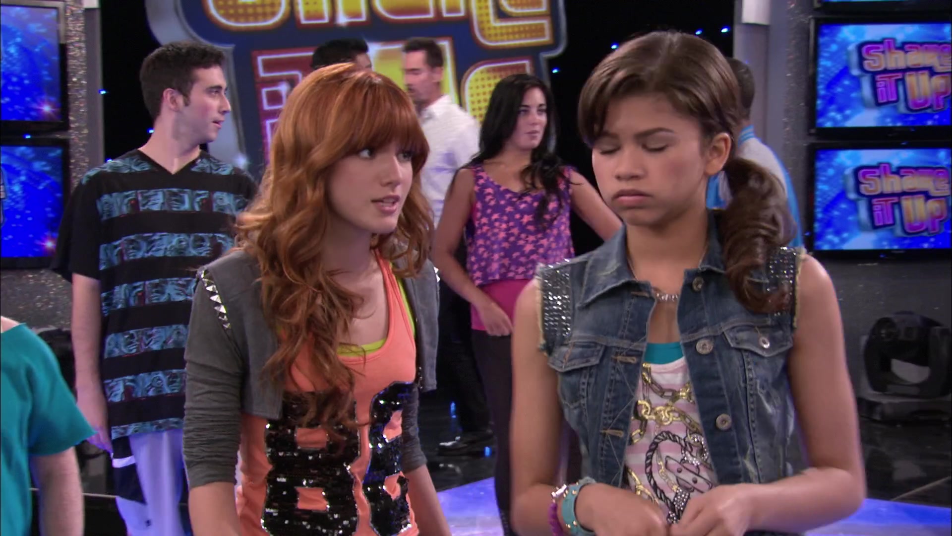 Shake_It_Up_S02E07_Double_Pegasus_It_Up_1080p_BTD_001509.jpg Shake_It_Up_S02E07_Double_Pegasus_It_Up_1080p_BTD_001509.jpg