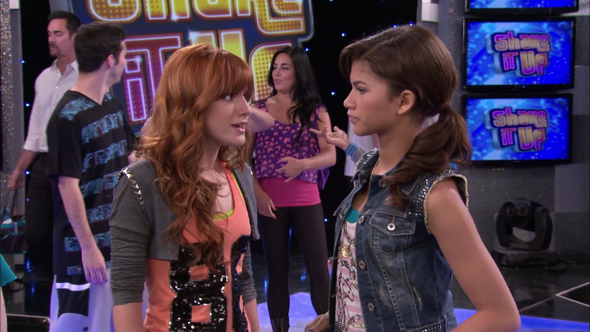 Shake_It_Up_S02E07_Double_Pegasus_It_Up_1080p_BTD_001512.jpg Shake_It_Up_S02E07_Double_Pegasus_It_Up_1080p_BTD_001512.jpg