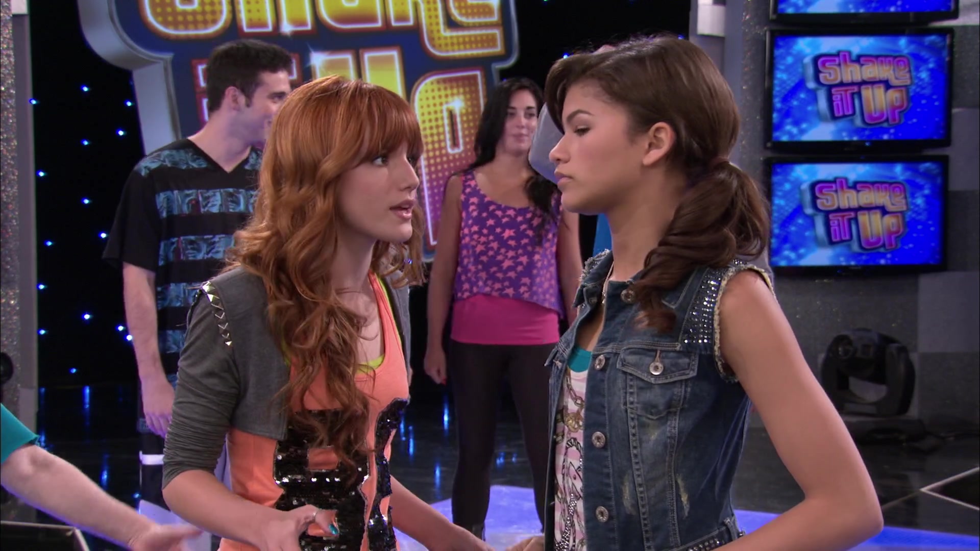 Shake_It_Up_S02E07_Double_Pegasus_It_Up_1080p_BTD_001518.jpg Shake_It_Up_S02E07_Double_Pegasus_It_Up_1080p_BTD_001518.jpg