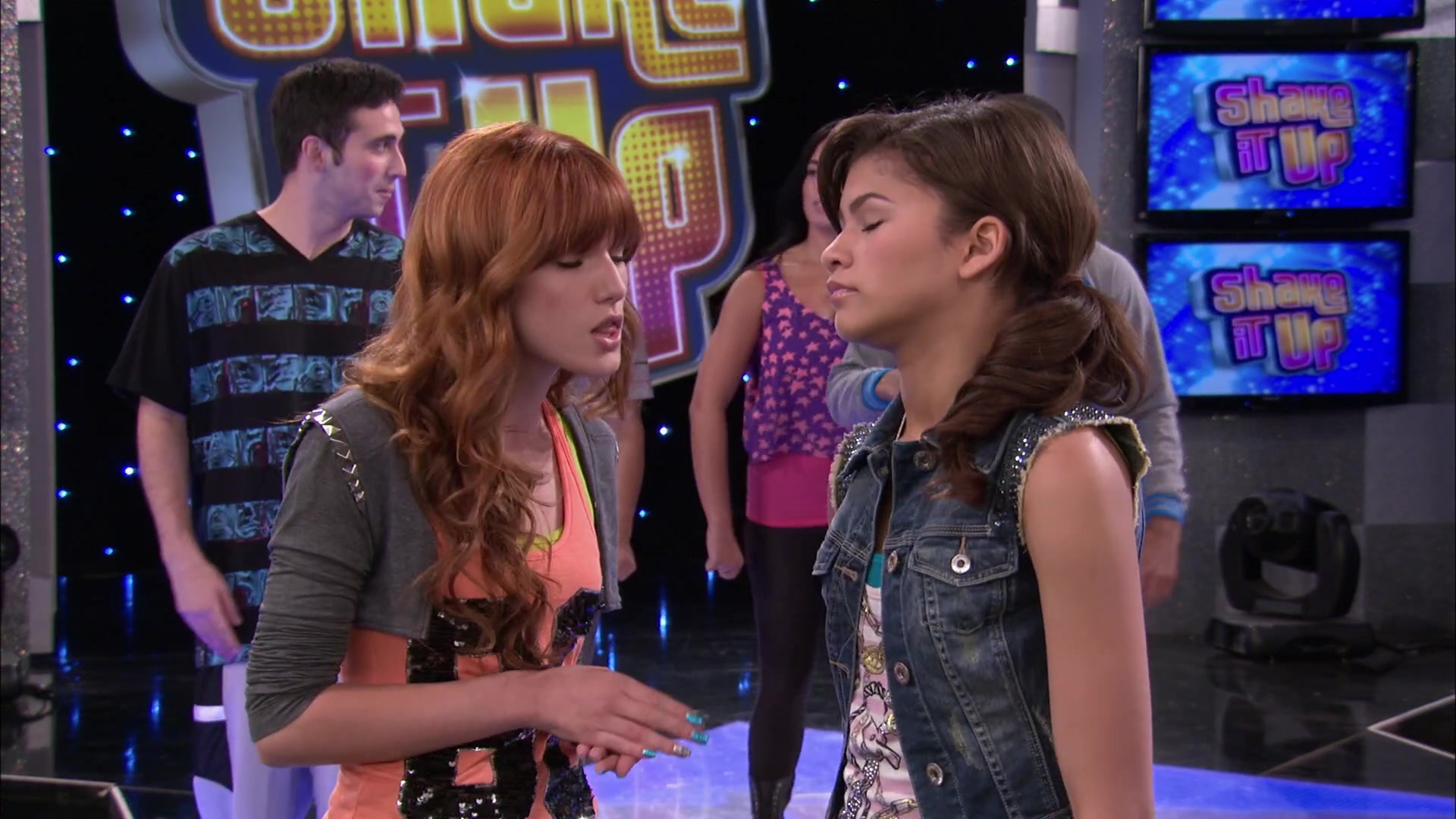 Shake_It_Up_S02E07_Double_Pegasus_It_Up_1080p_BTD_001524.jpg Shake_It_Up_S02E07_Double_Pegasus_It_Up_1080p_BTD_001524.jpg