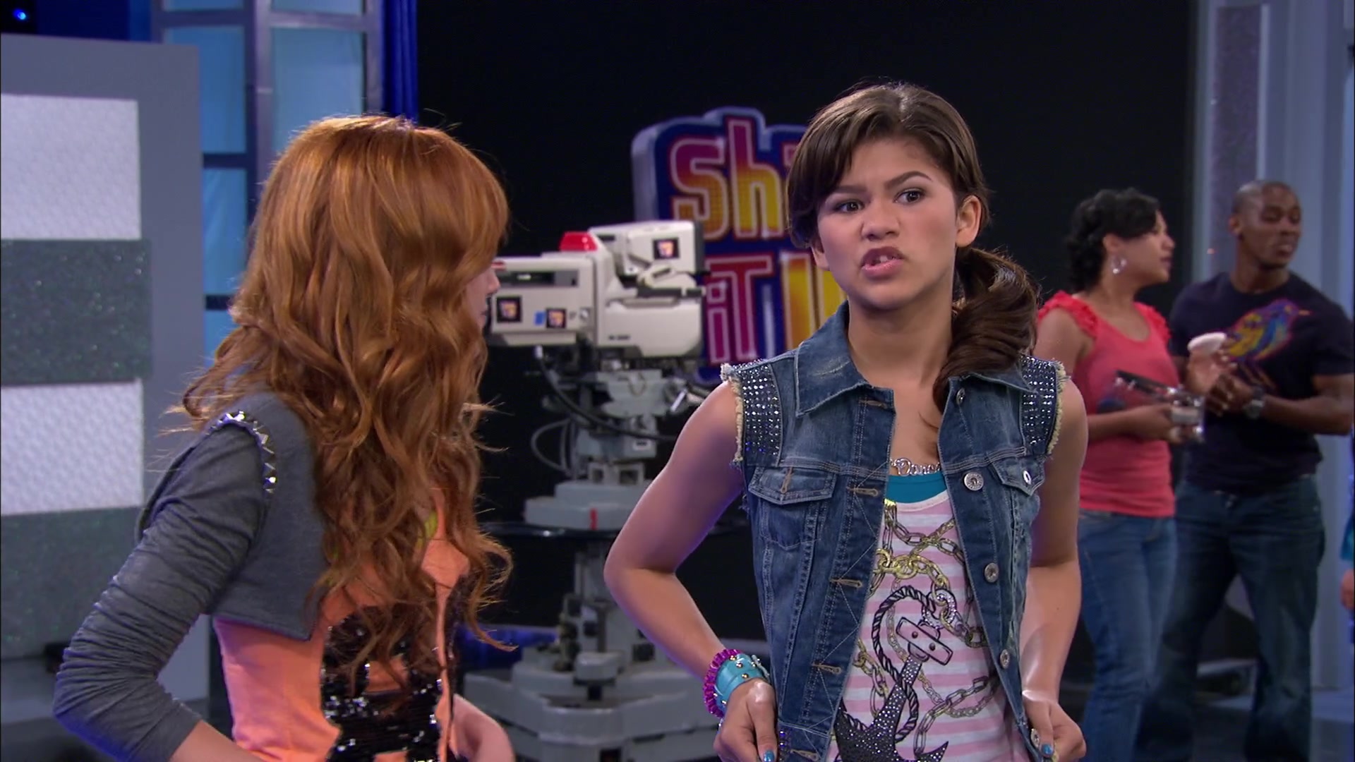 Shake_It_Up_S02E07_Double_Pegasus_It_Up_1080p_BTD_001538.jpg Shake_It_Up_S02E07_Double_Pegasus_It_Up_1080p_BTD_001538.jpg