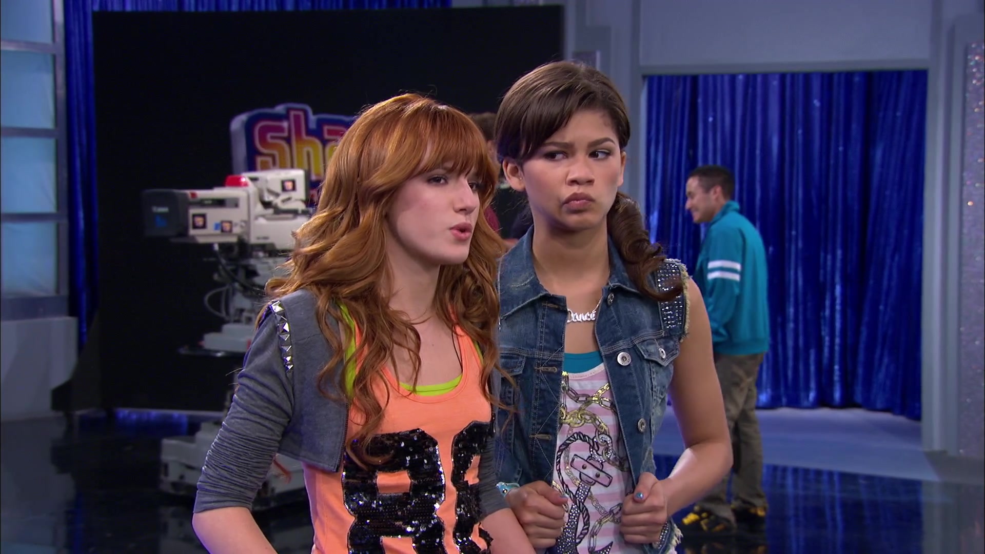 Shake_It_Up_S02E07_Double_Pegasus_It_Up_1080p_BTD_001610.jpg Shake_It_Up_S02E07_Double_Pegasus_It_Up_1080p_BTD_001610.jpg